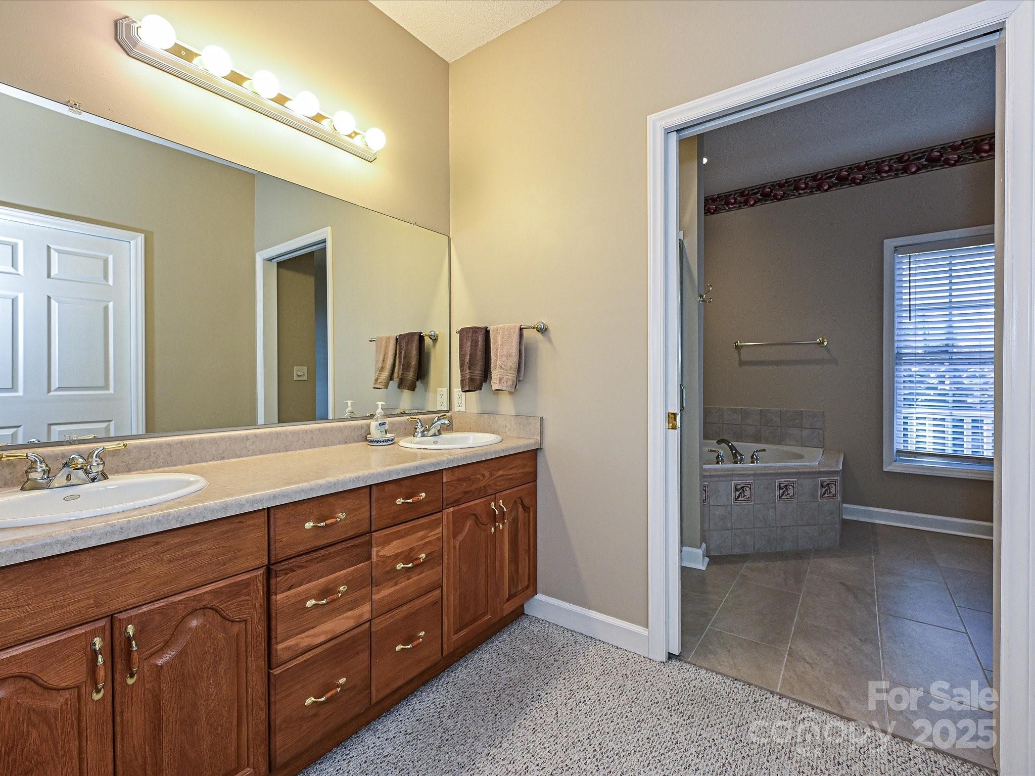 25040 Timberlake Drive — Tega Cay