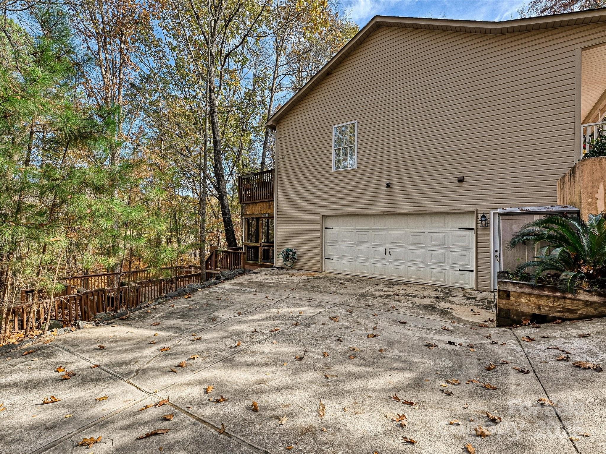 25040 Timberlake Drive — Tega Cay
