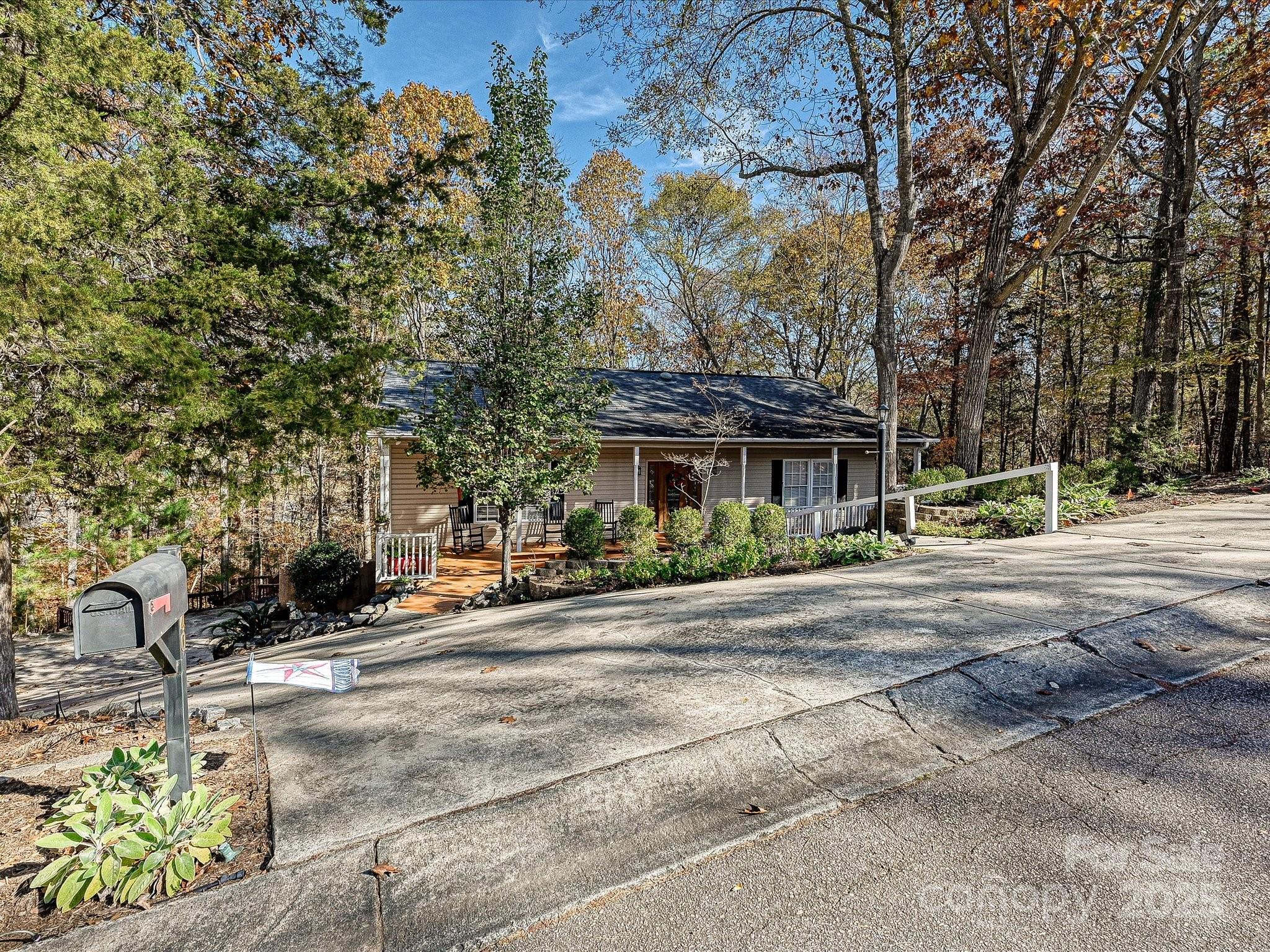 25040 Timberlake Drive — Tega Cay