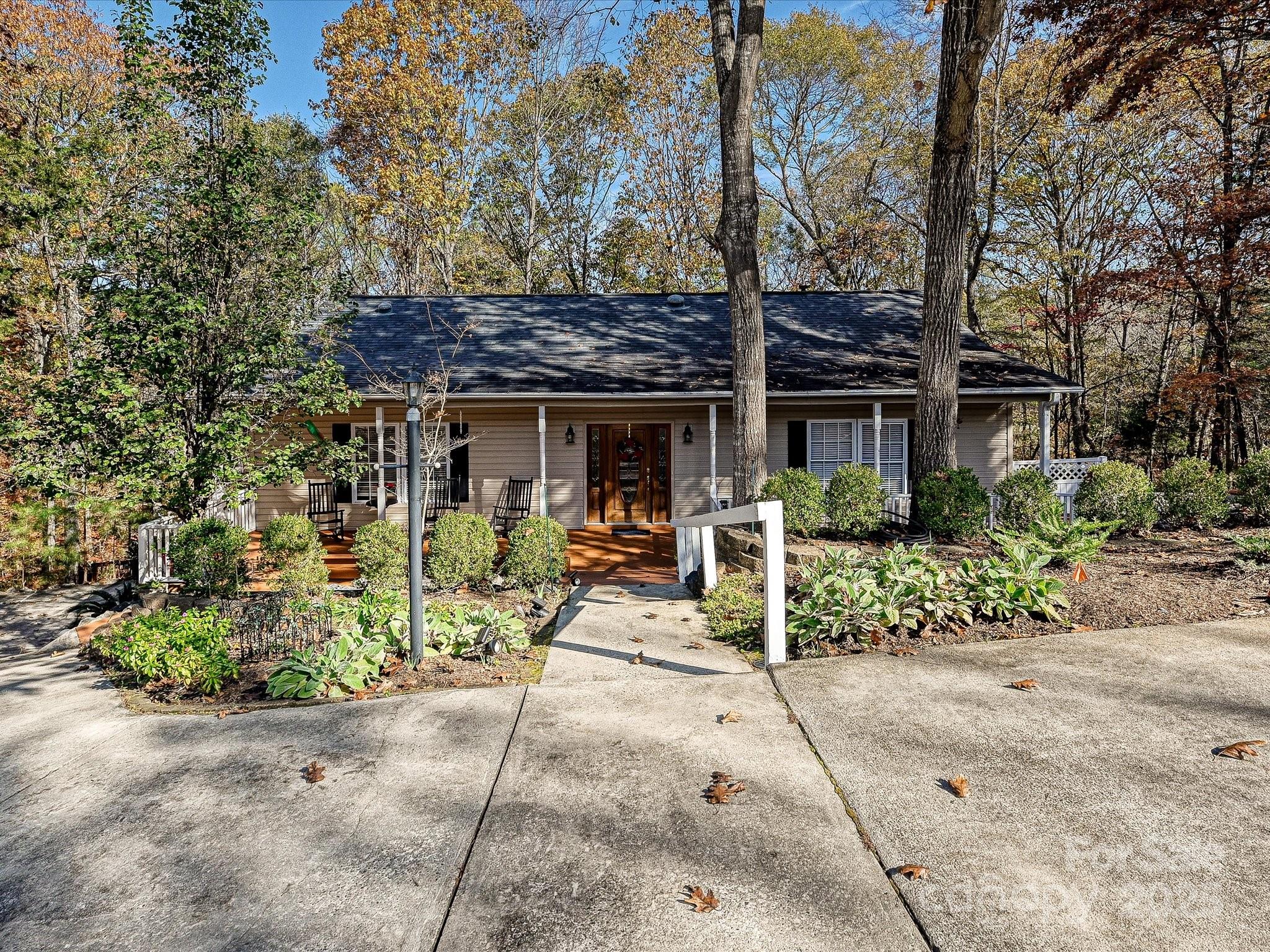 25040 Timberlake Drive — Tega Cay