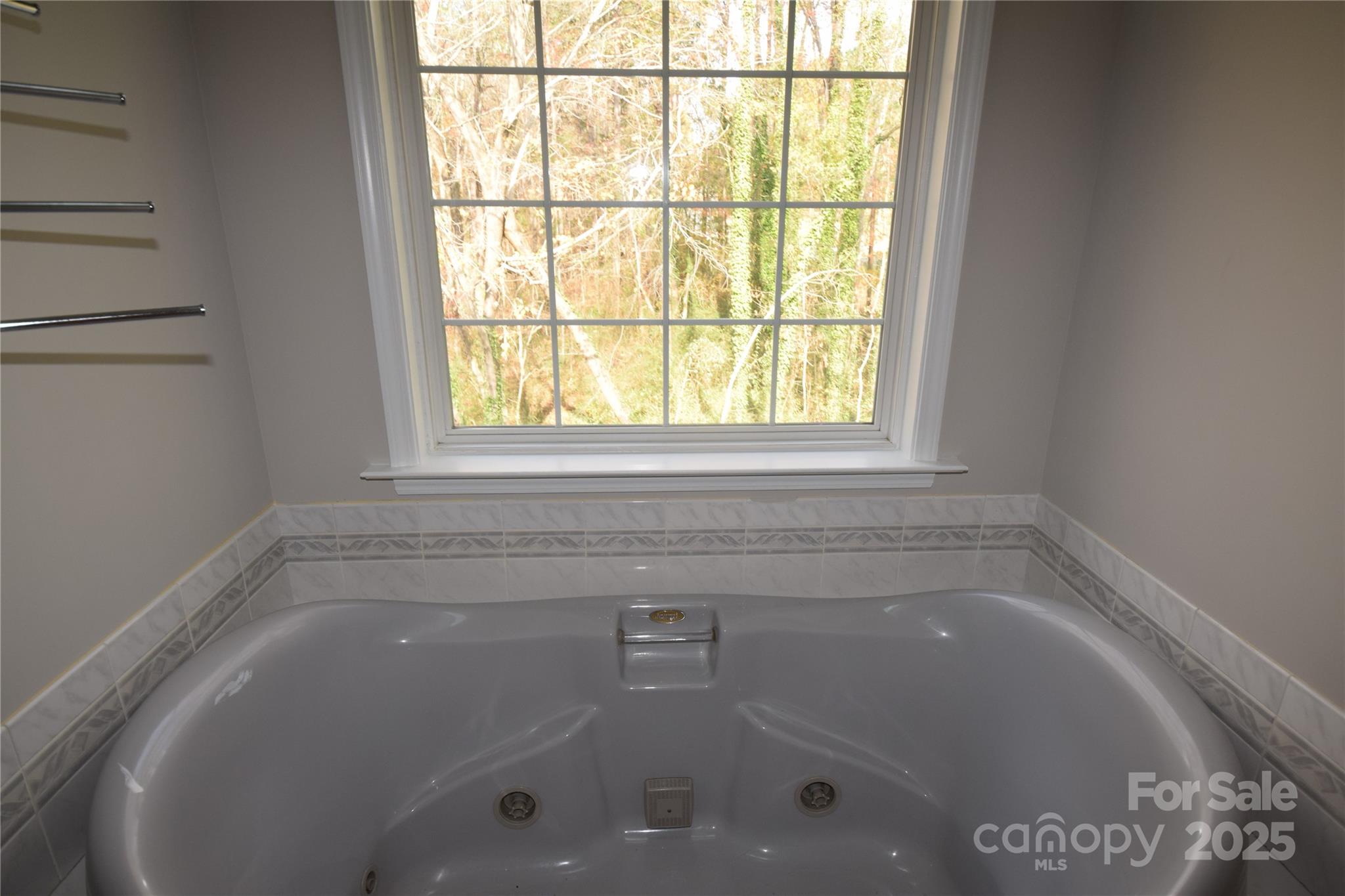 809 Pine Forest Road — Charlotte