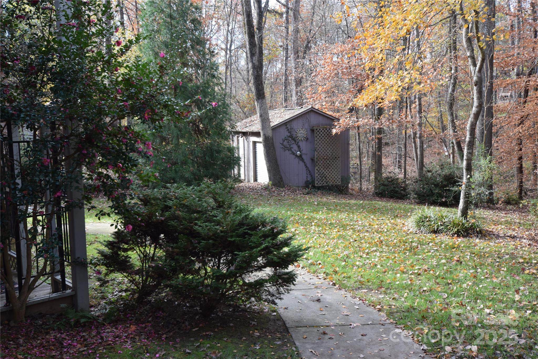809 Pine Forest Road — Charlotte