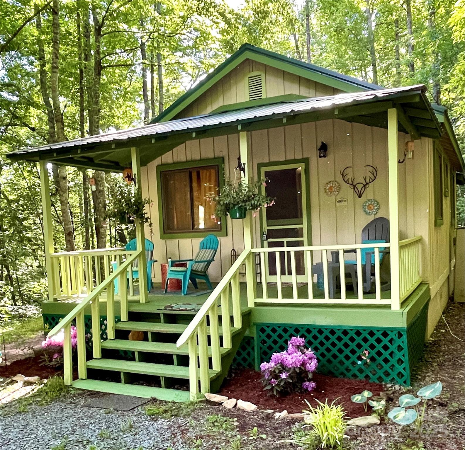 180 Valley Lane — Bryson City