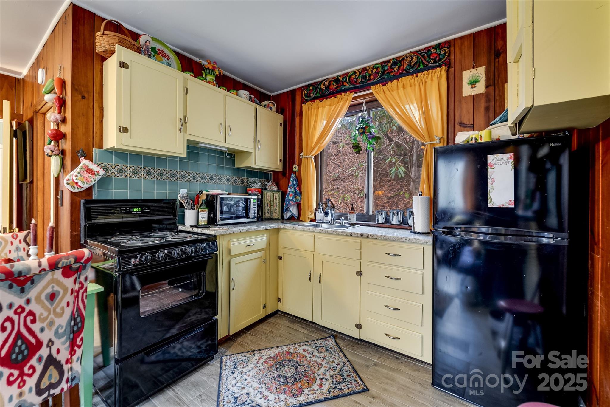 180 Valley Lane — Bryson City