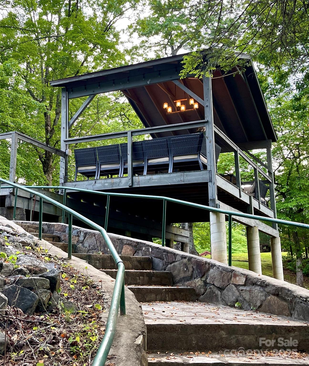 180 Valley Lane — Bryson City