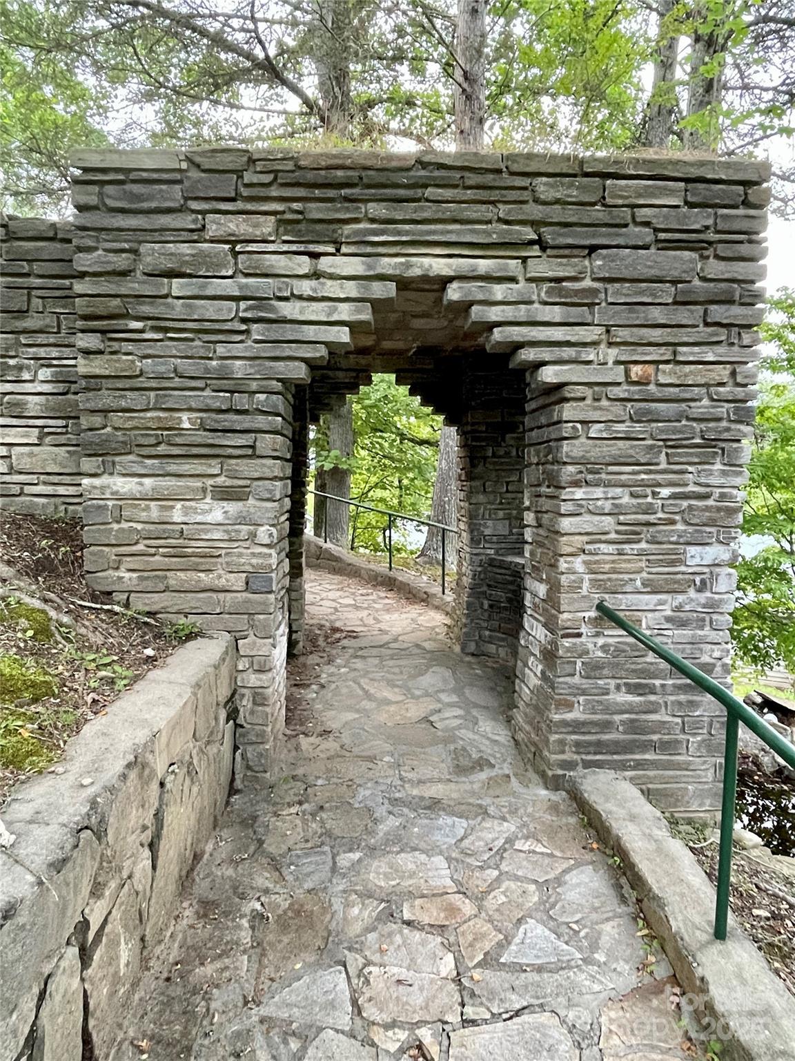 180 Valley Lane — Bryson City