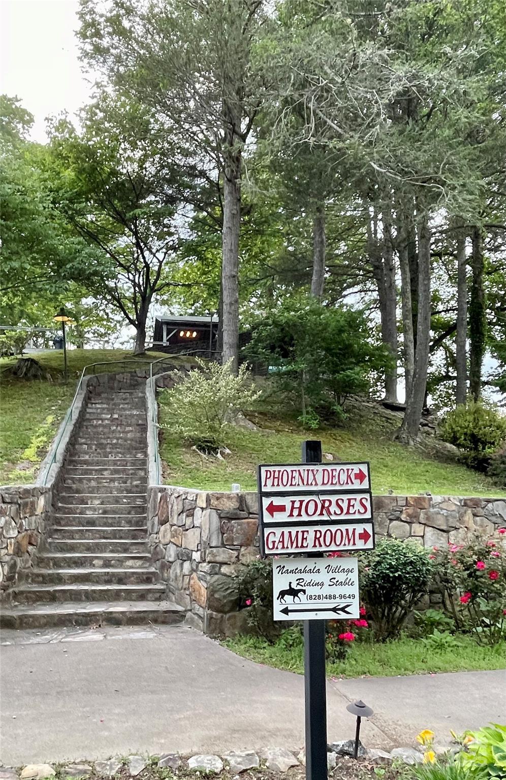 180 Valley Lane — Bryson City