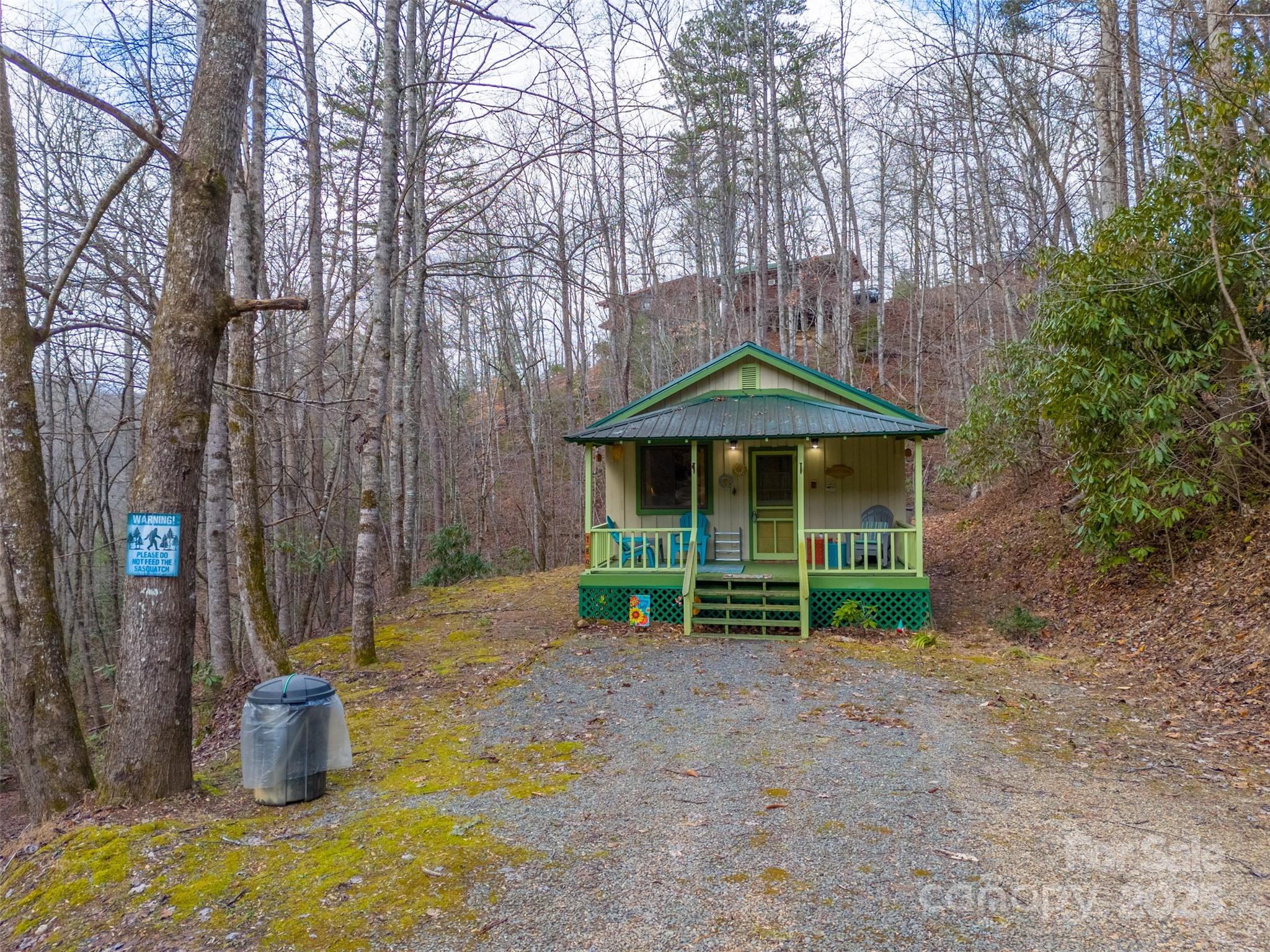 180 Valley Lane — Bryson City