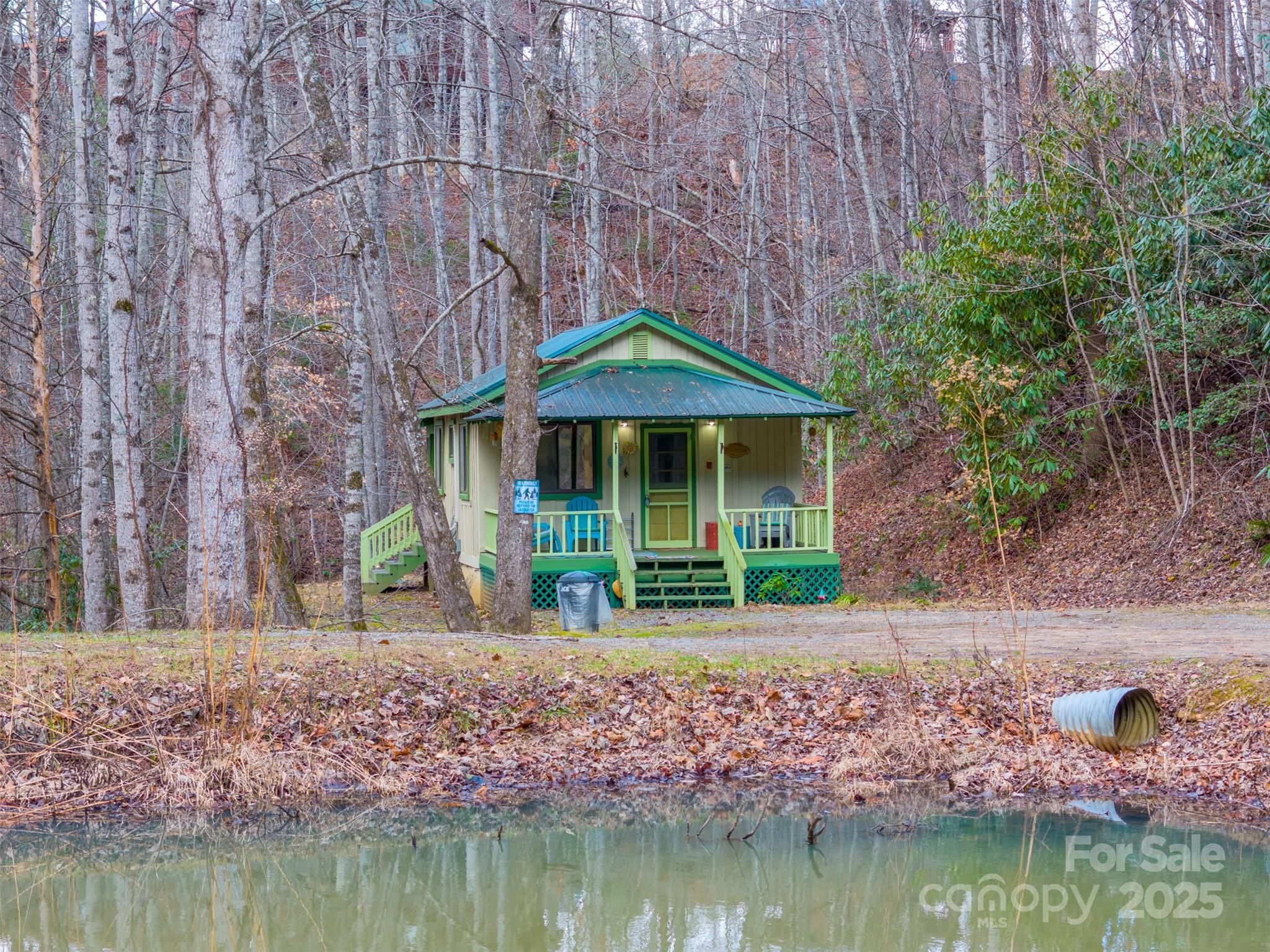 180 Valley Lane — Bryson City