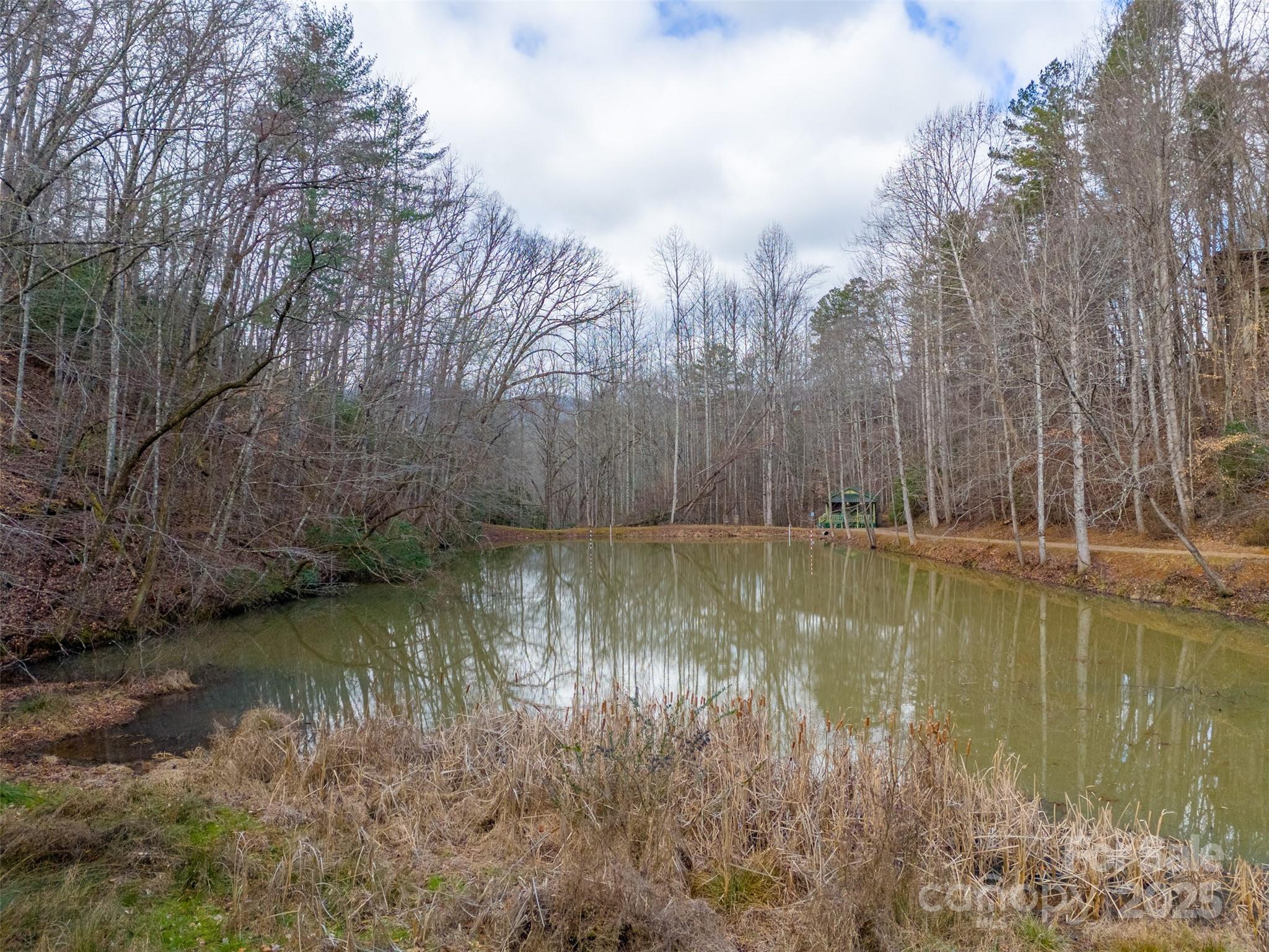 180 Valley Lane — Bryson City