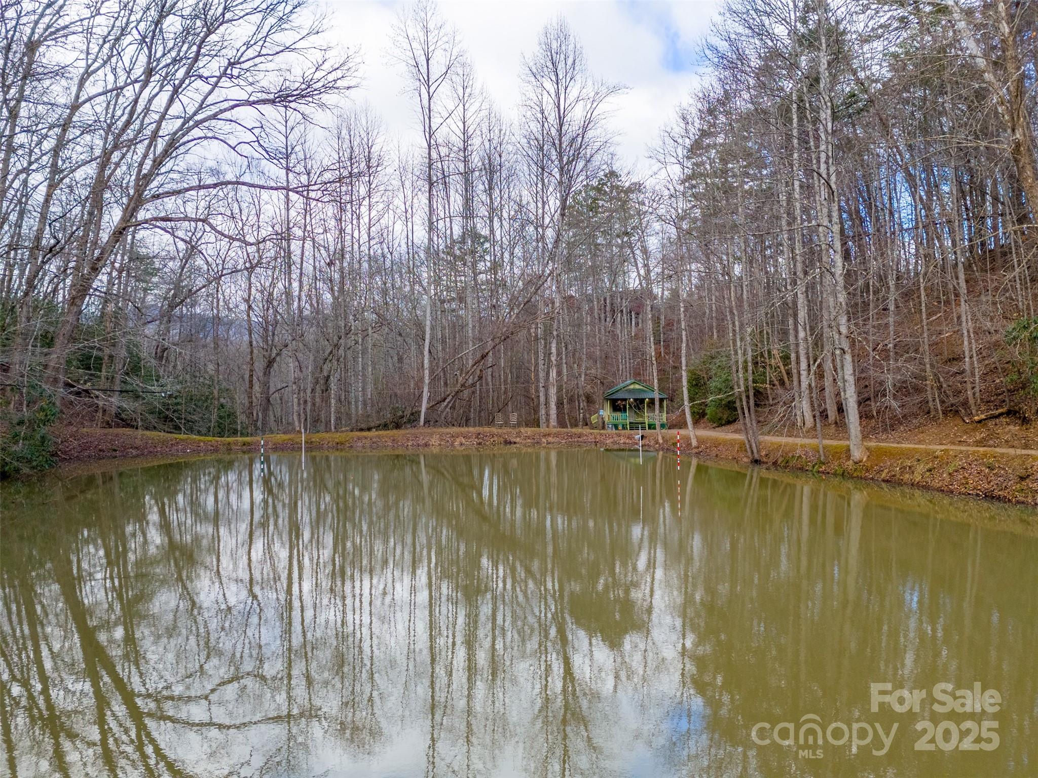 180 Valley Lane — Bryson City