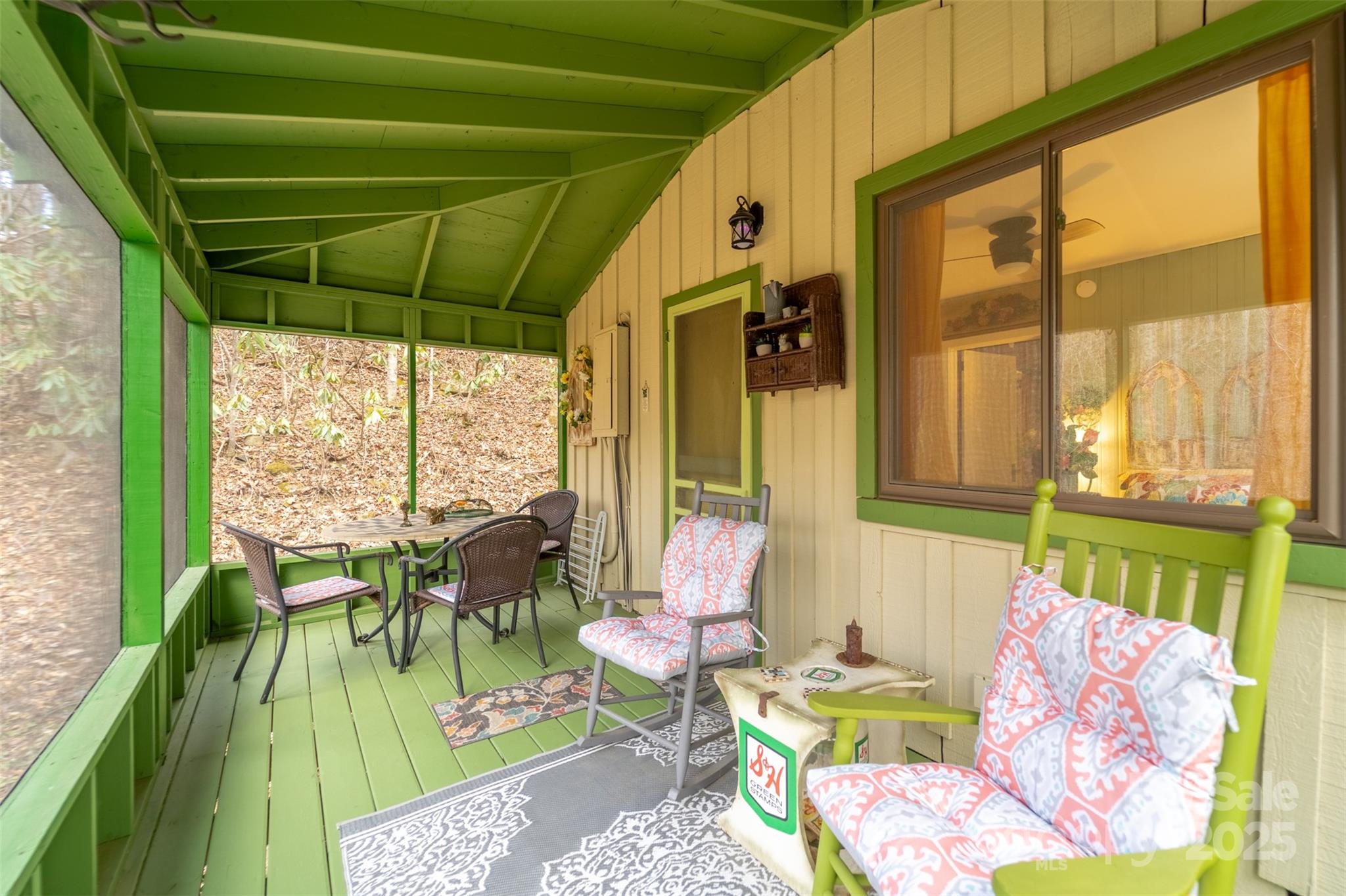 180 Valley Lane — Bryson City