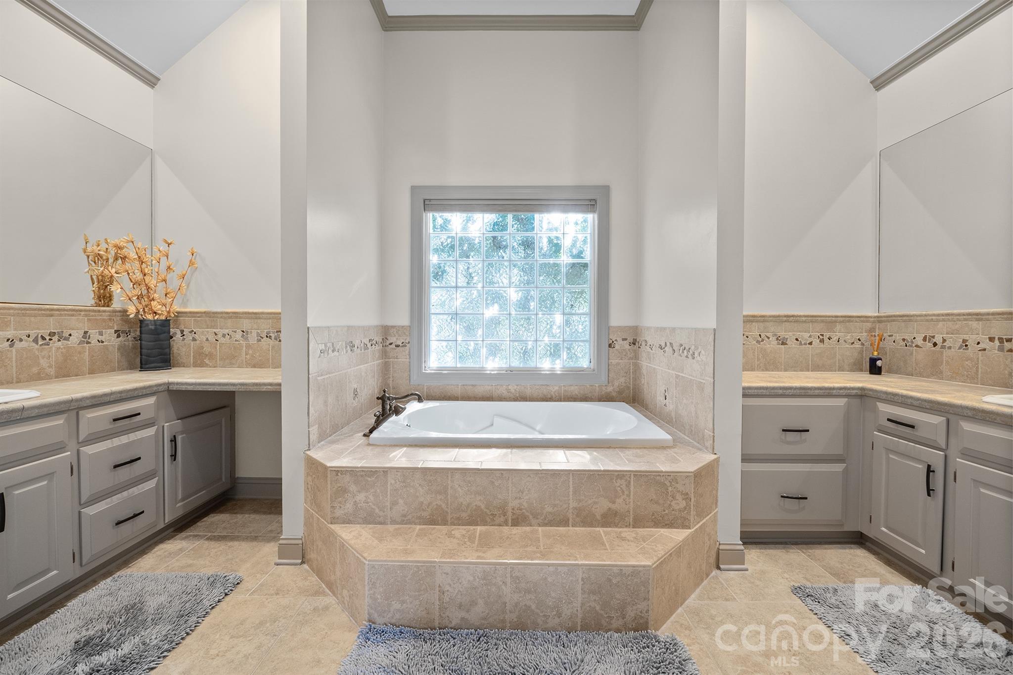 2425 Birdie Lane NE — Conover