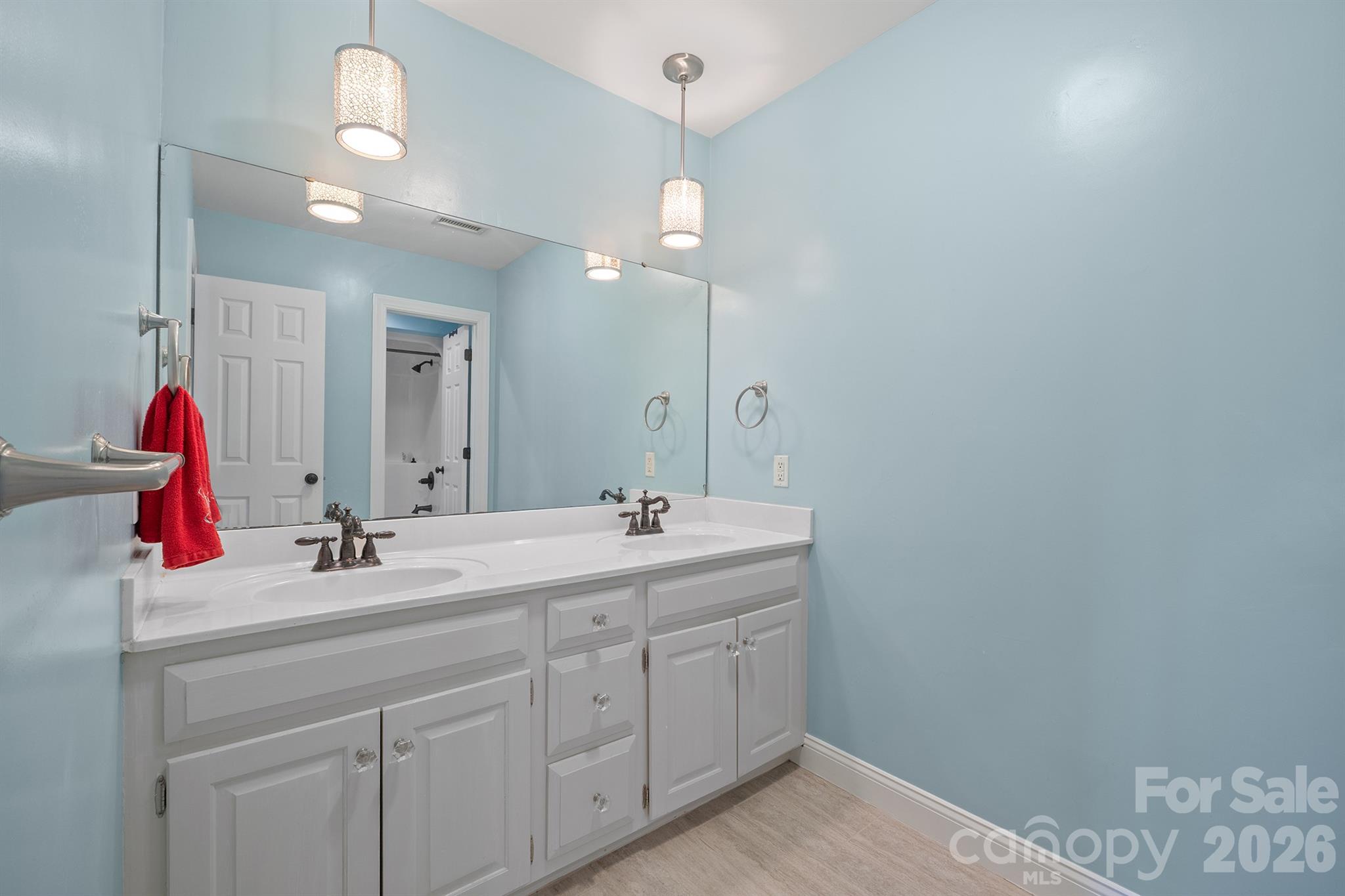2425 Birdie Lane NE — Conover