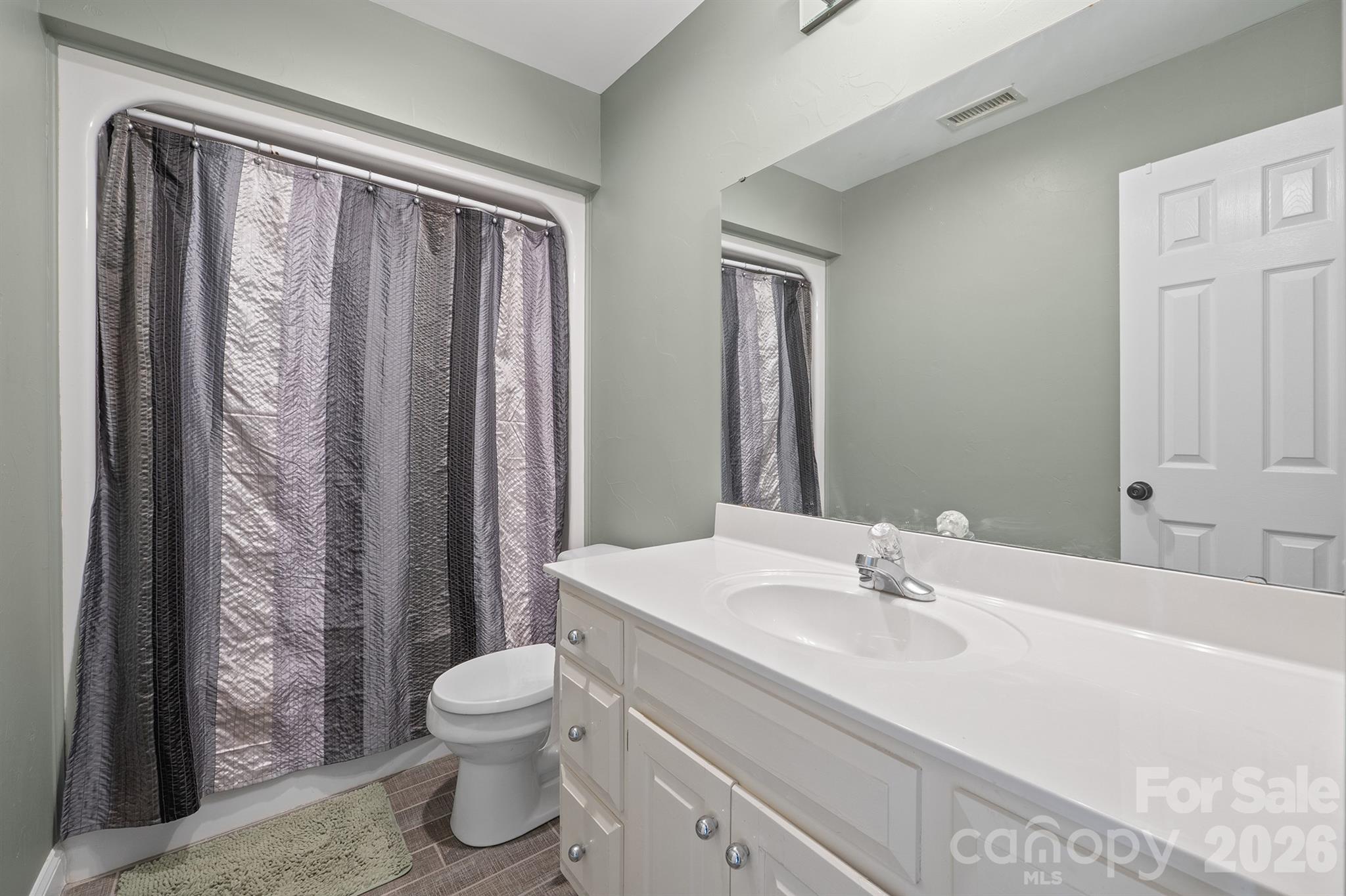 2425 Birdie Lane NE — Conover