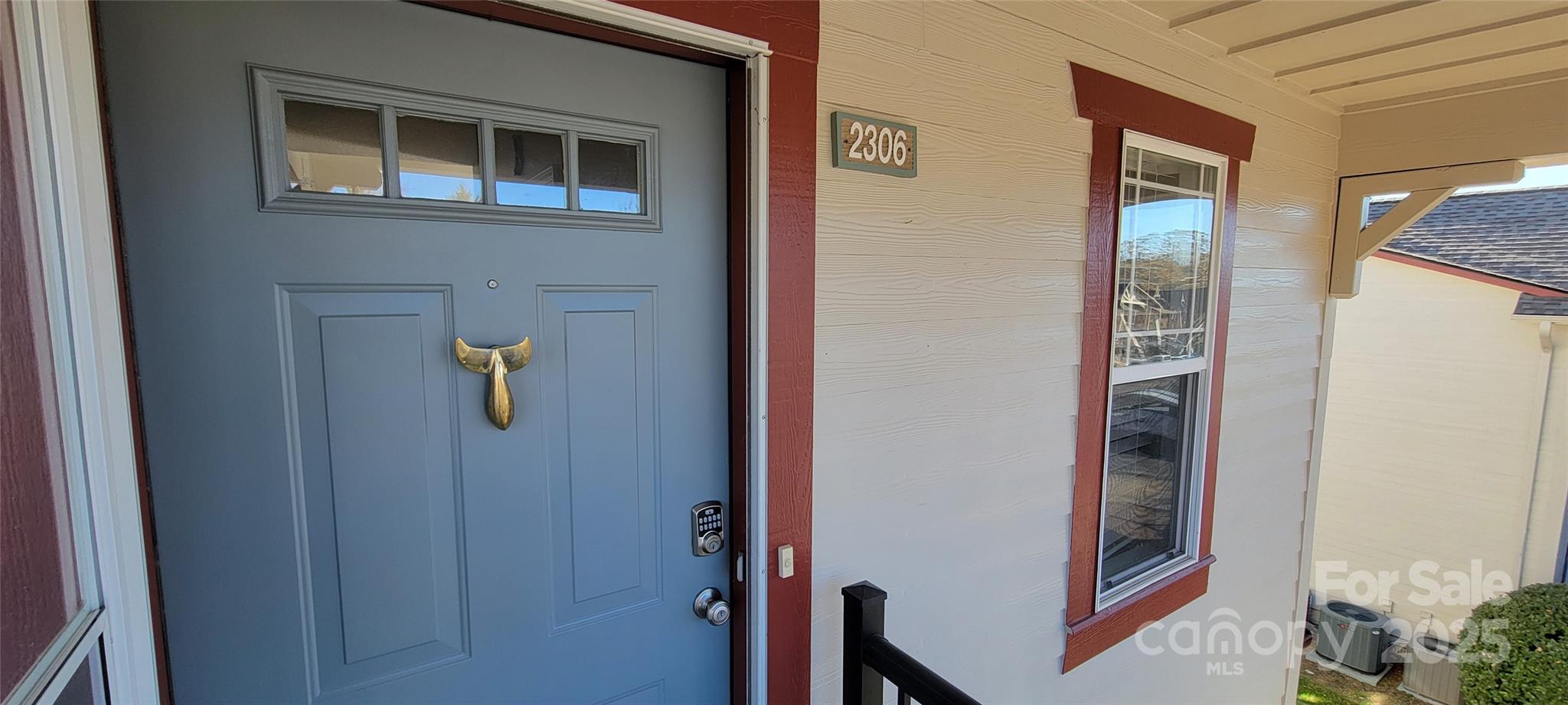 2306 Deermouse Way — Hendersonville