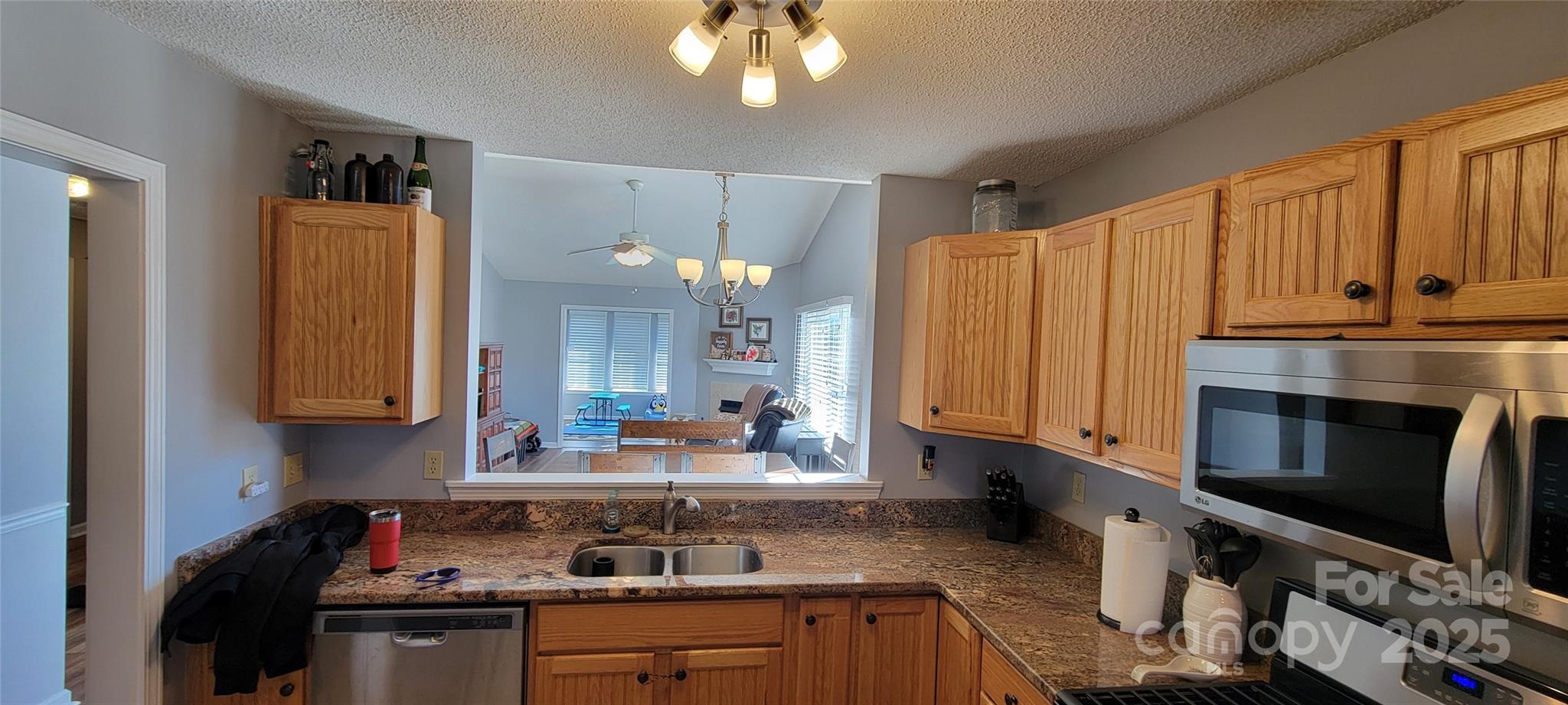 2306 Deermouse Way — Hendersonville