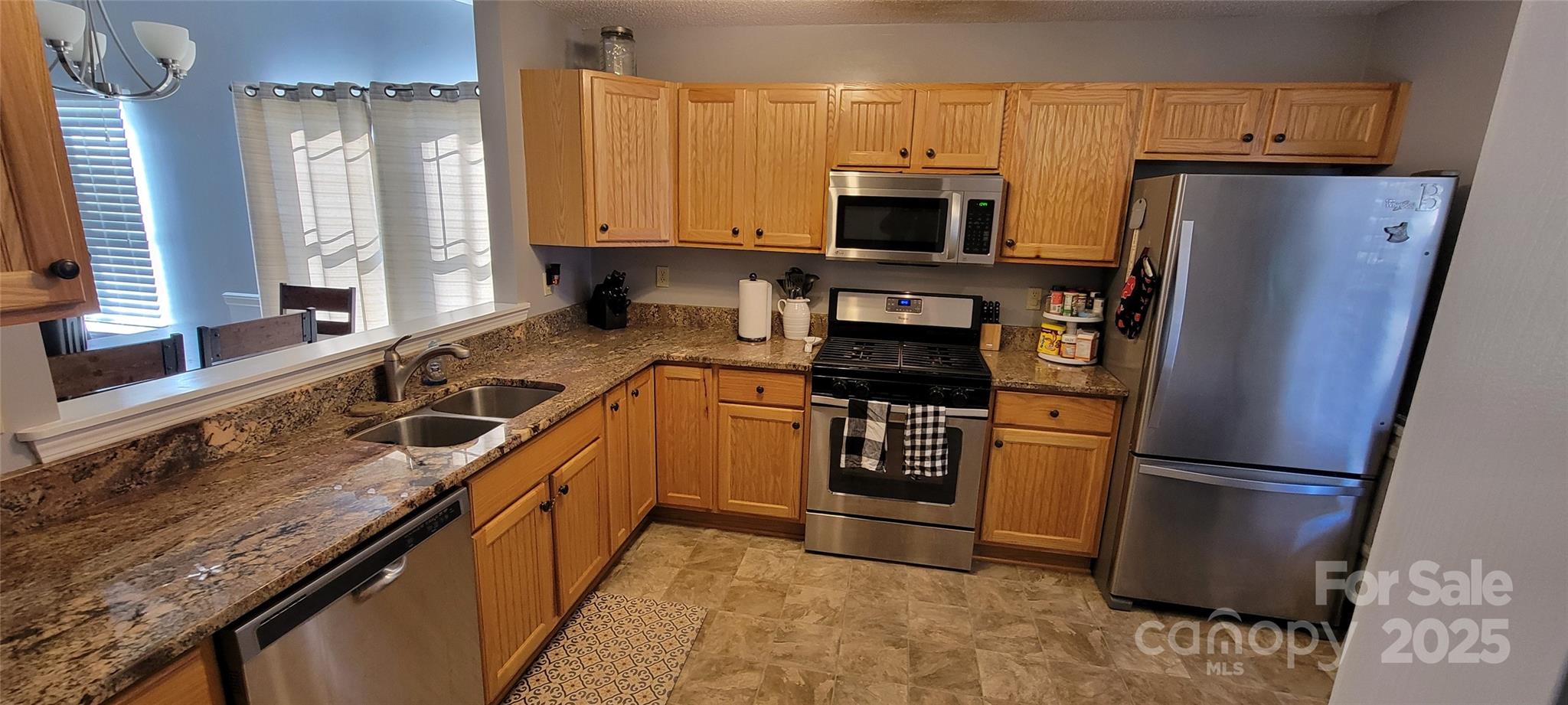 2306 Deermouse Way — Hendersonville