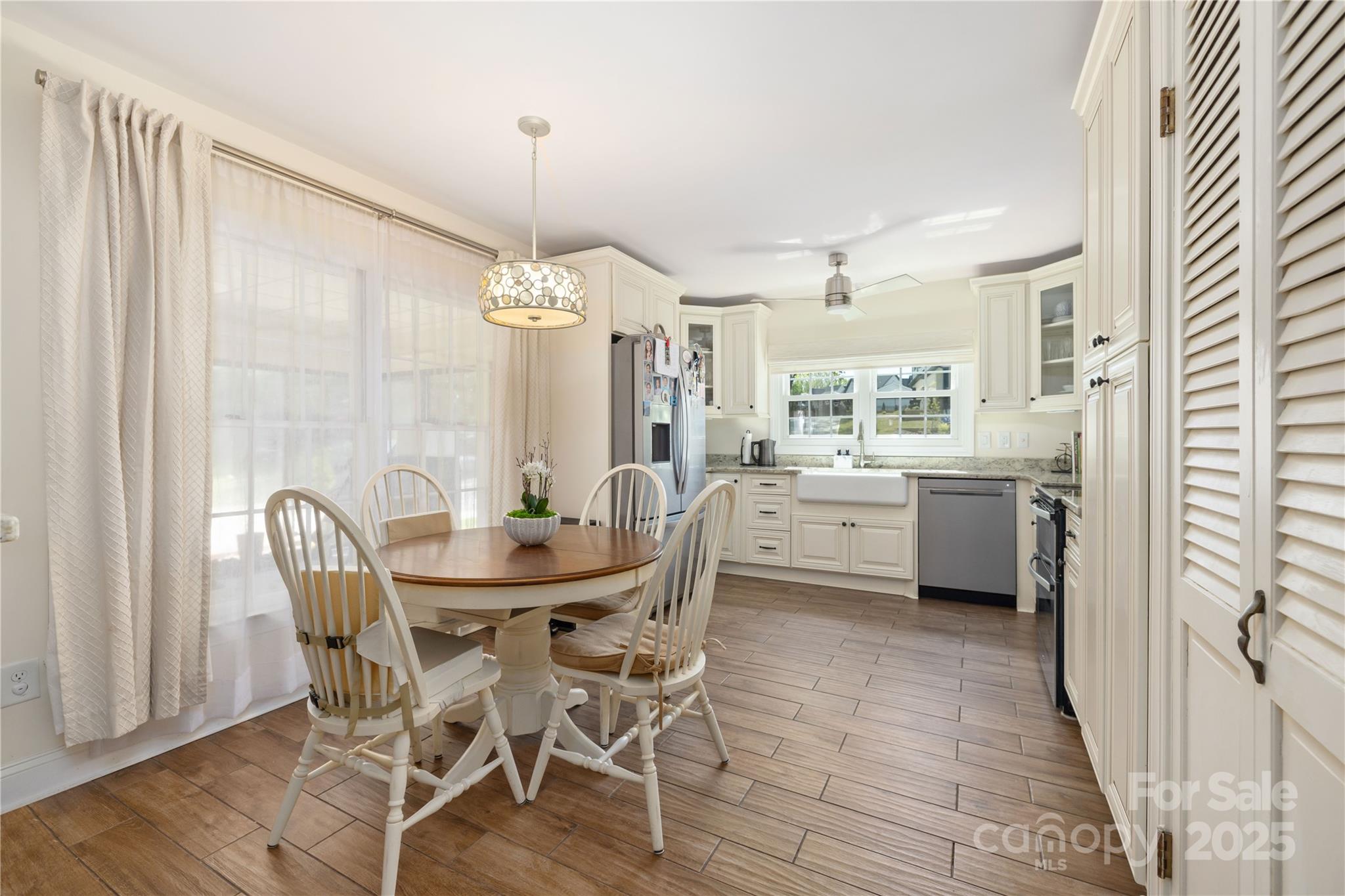 5431 Park Road — Charlotte