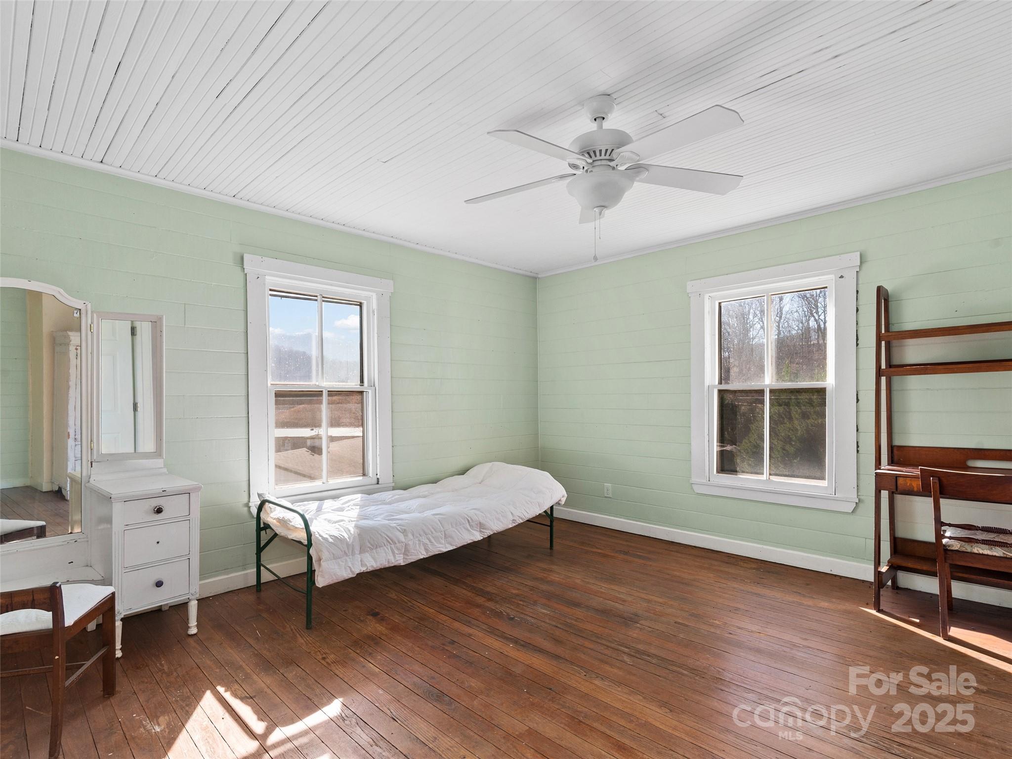 4912 Pigeon Road — Waynesville