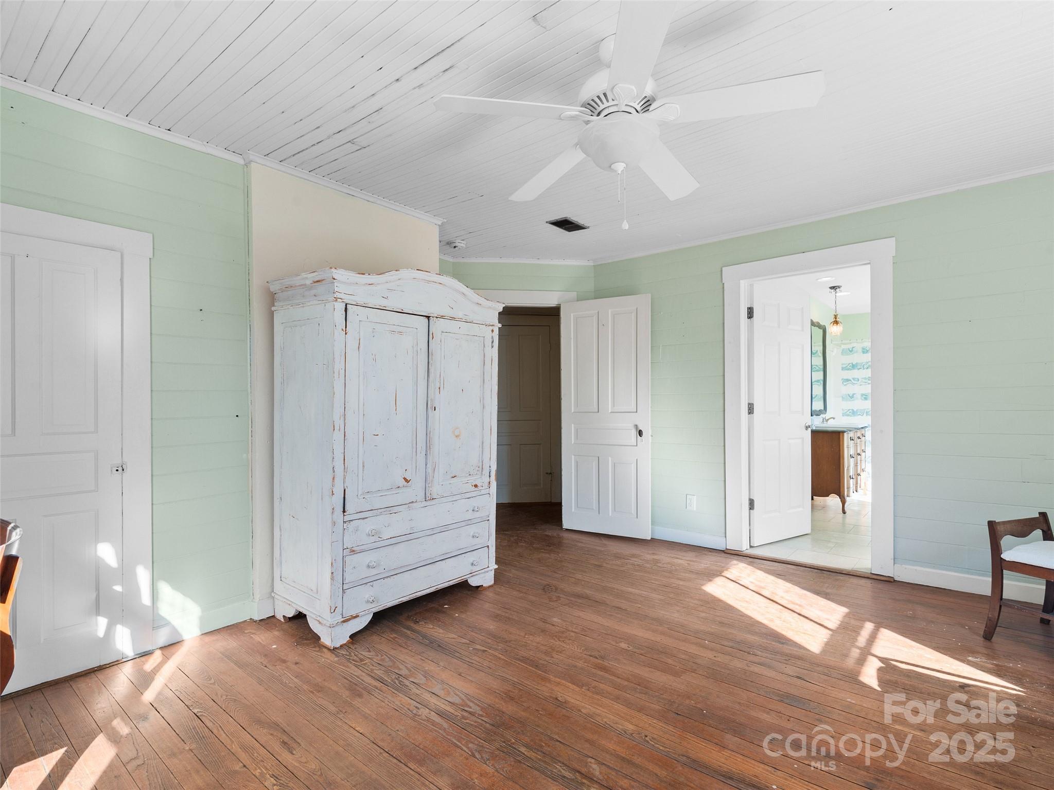 4912 Pigeon Road — Waynesville