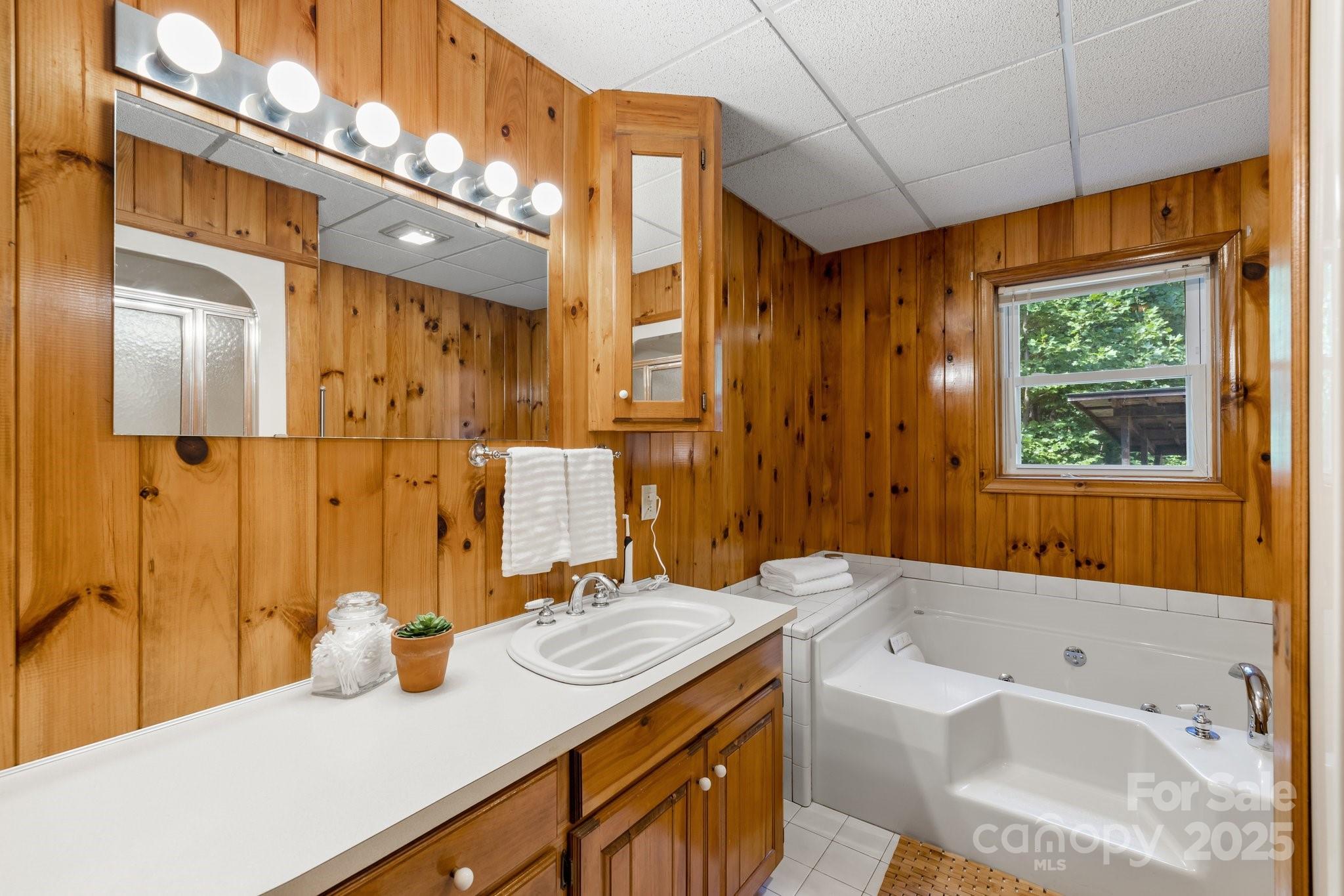 505 Old Home Place Drive — Marshall