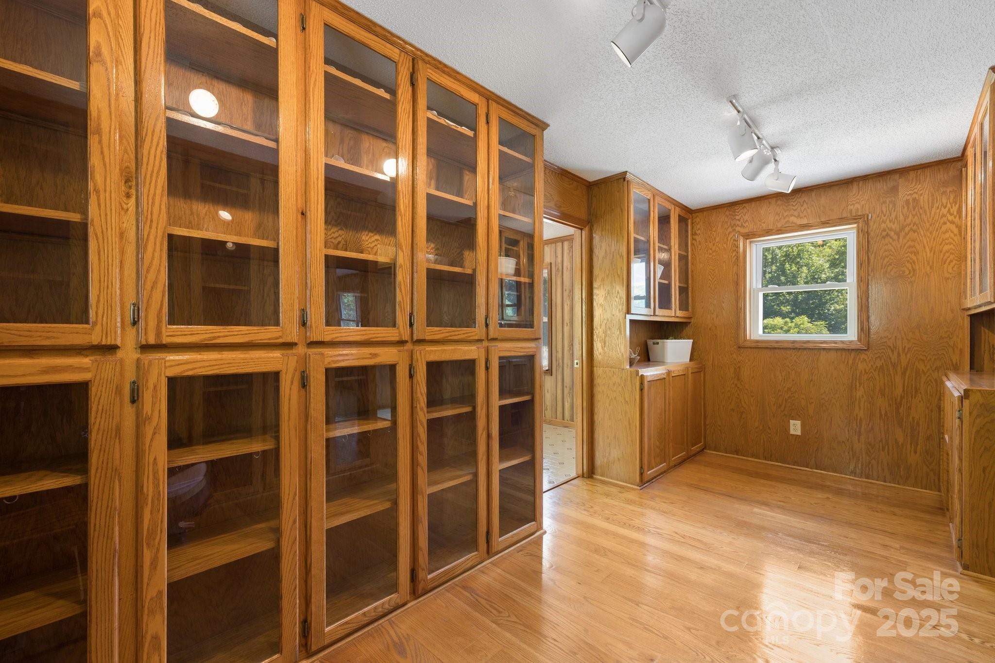 505 Old Home Place Drive — Marshall