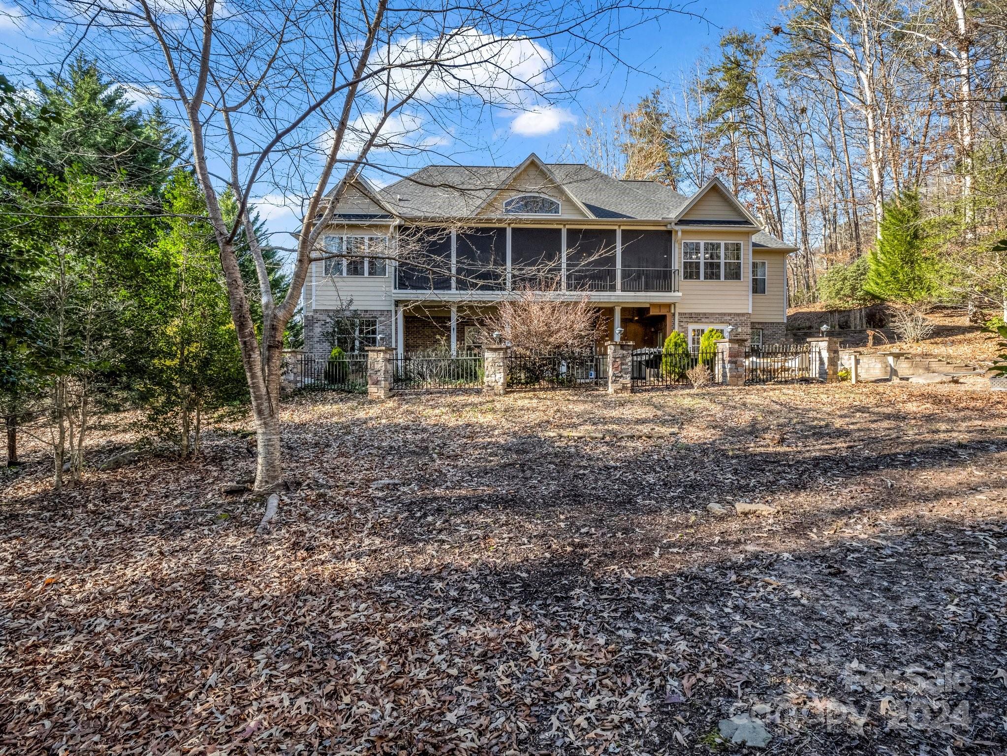 148 Courtland Court — Lake Lure