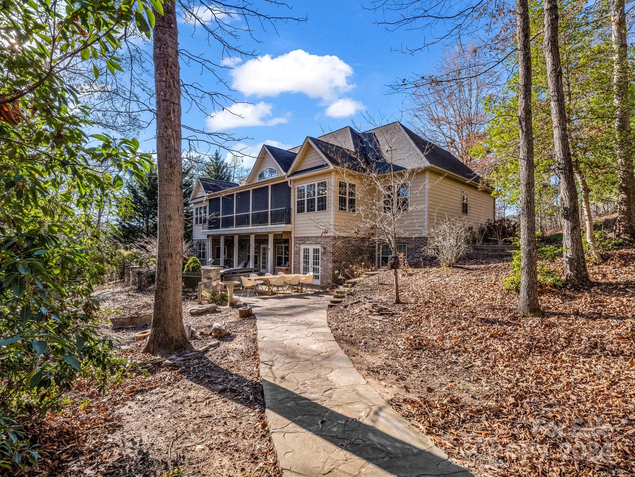 148 Courtland Court — Lake Lure