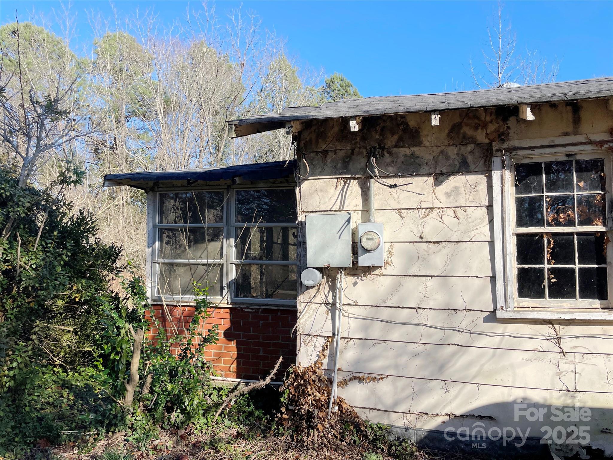32 Tell Davidson Road — Chesterfield