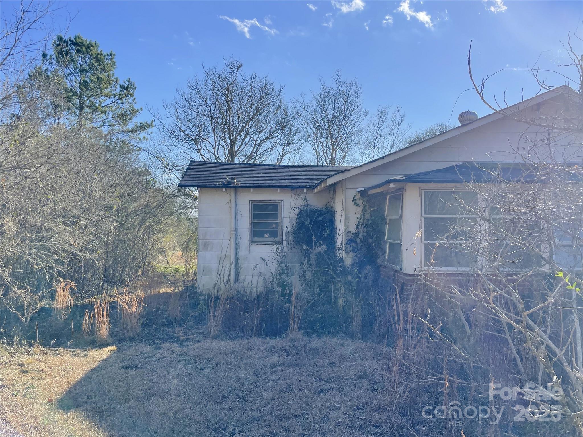 32 Tell Davidson Road — Chesterfield