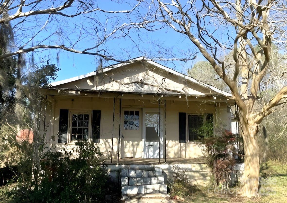32 Tell Davidson Road — Chesterfield