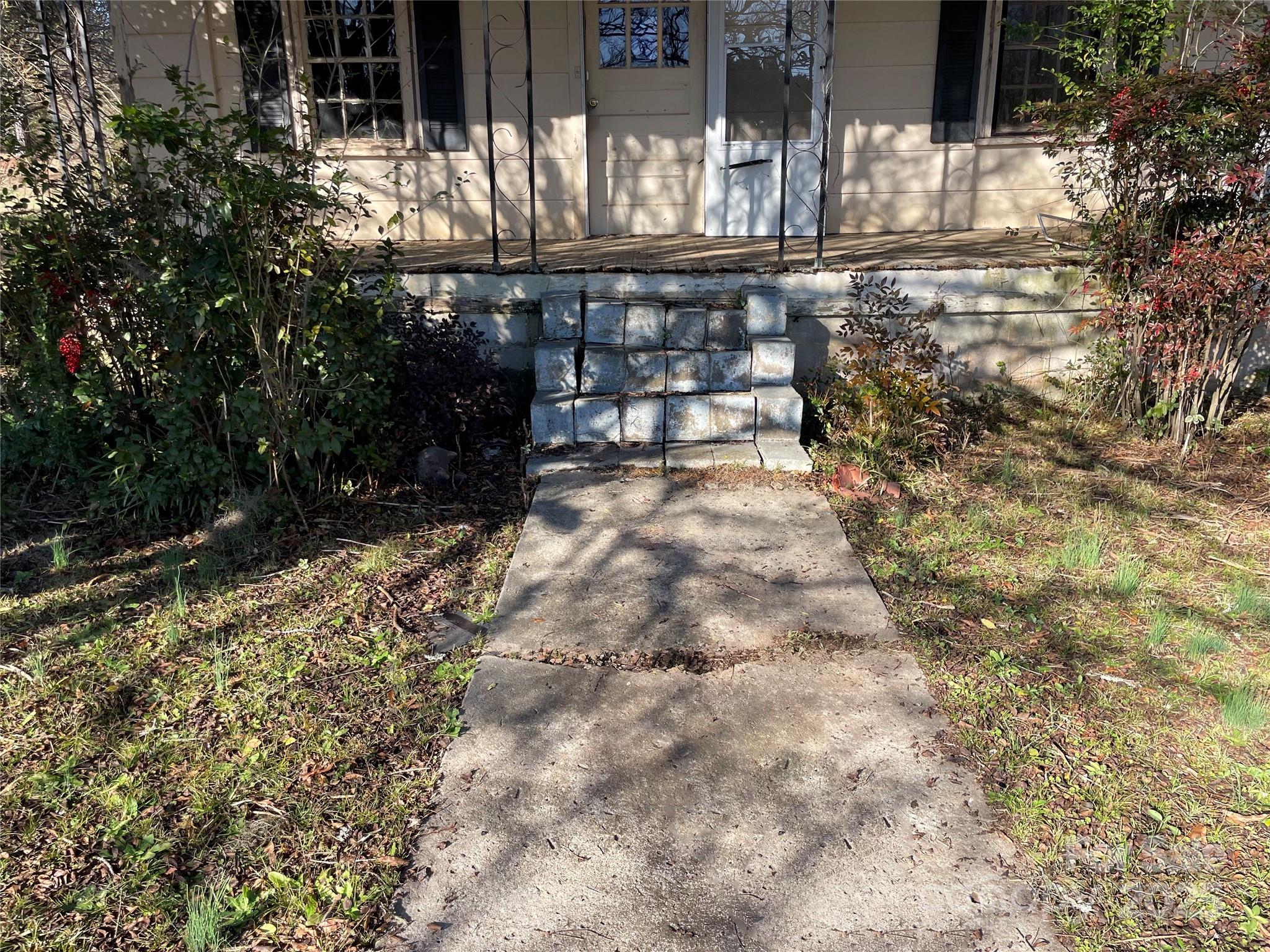 32 Tell Davidson Road — Chesterfield
