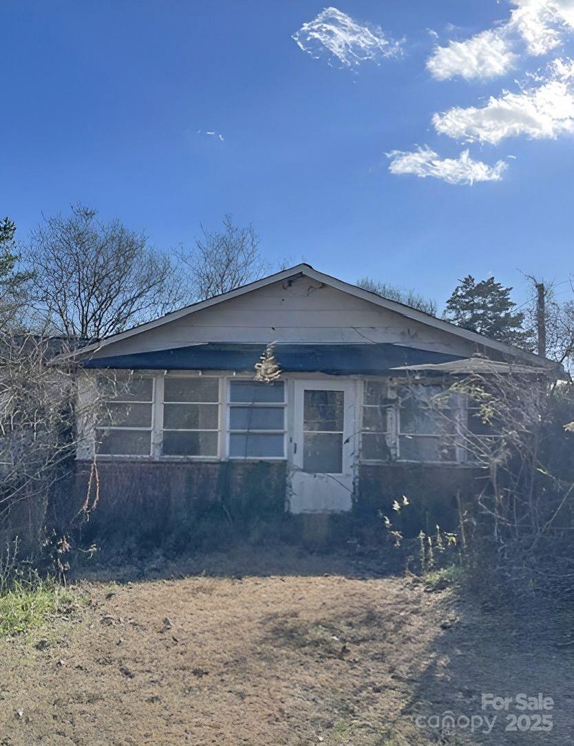 32 Tell Davidson Road — Chesterfield