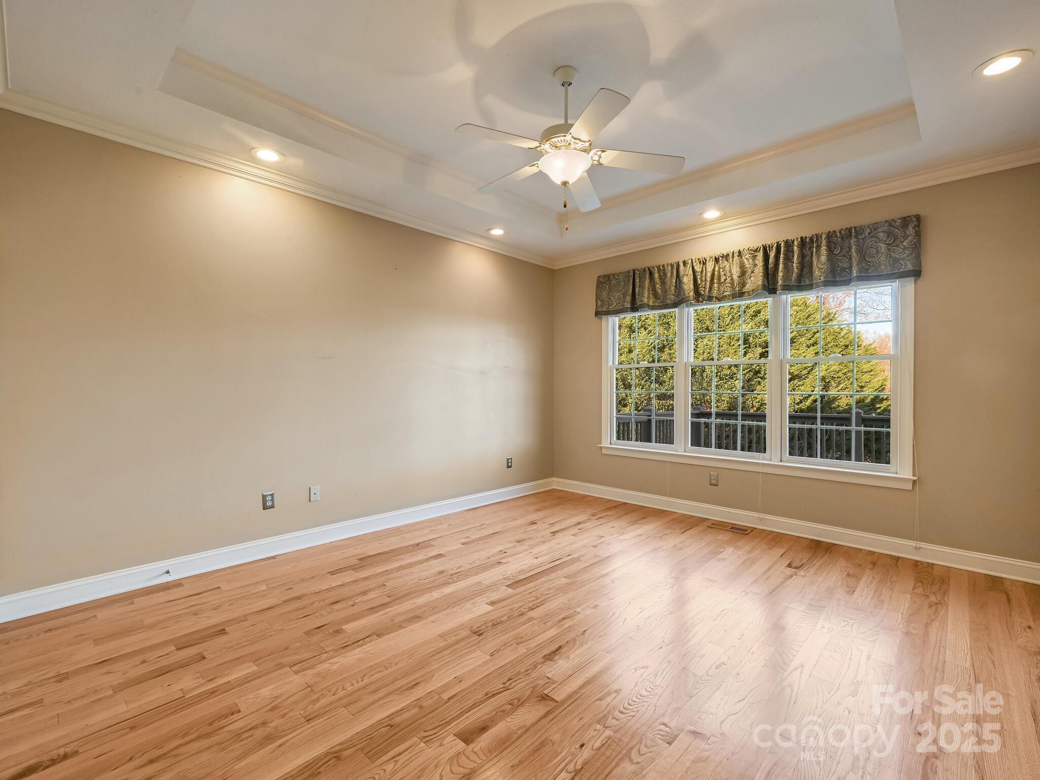 7 Round Robin Lane — Mills River