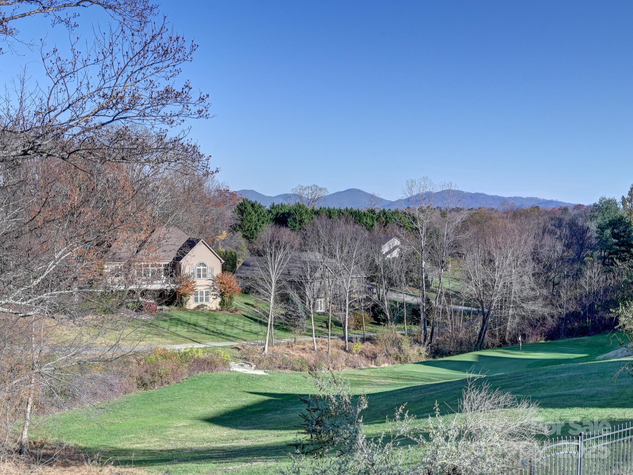 7 Round Robin Lane — Mills River