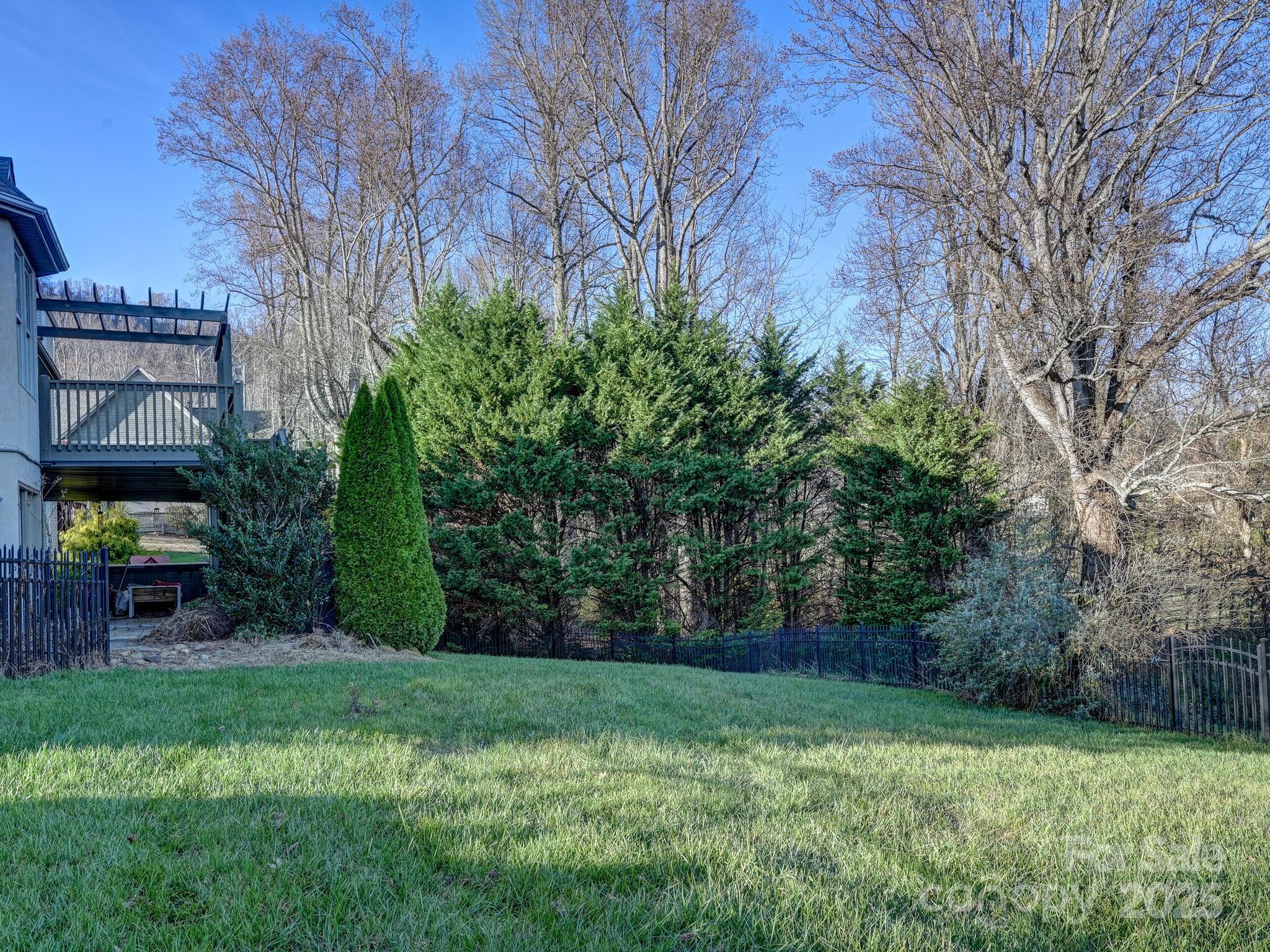 7 Round Robin Lane — Mills River