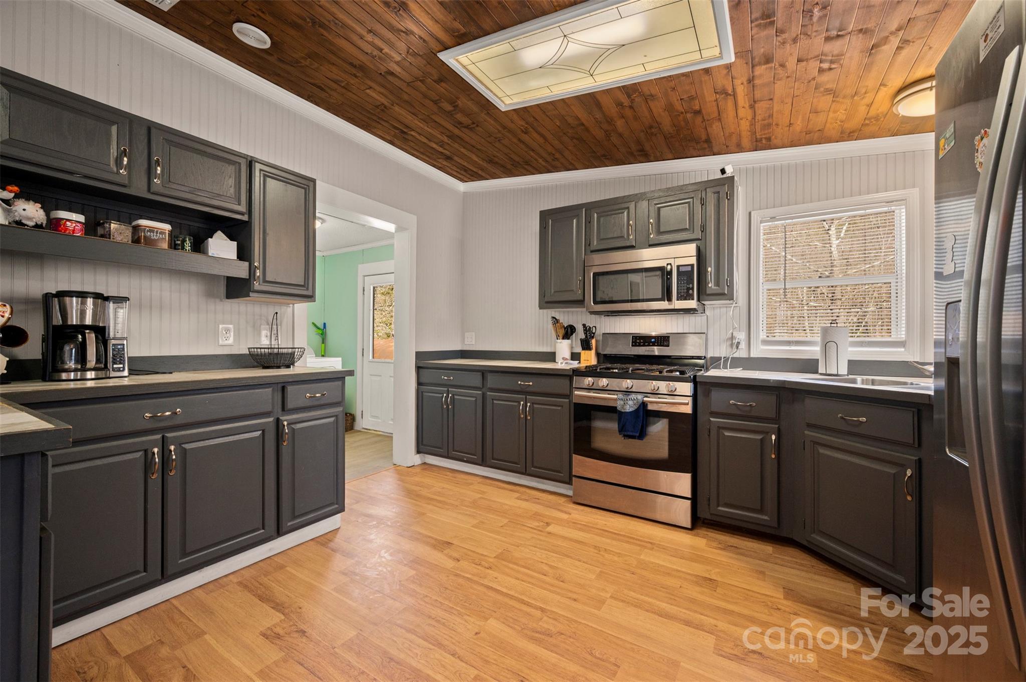 121 Julian Way — Lake Lure