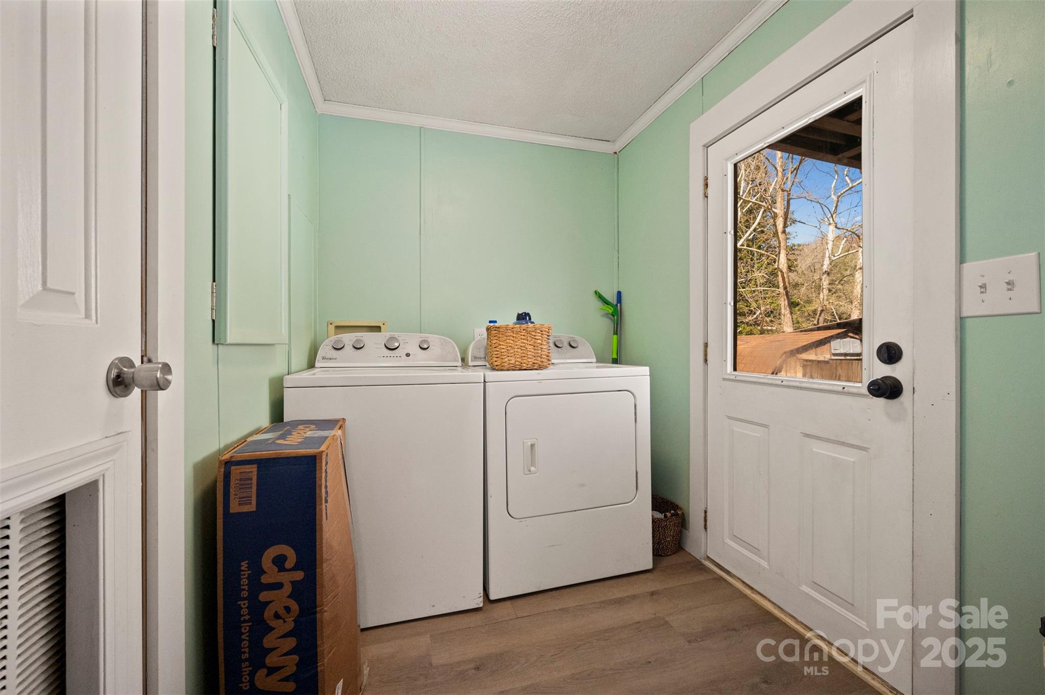 121 Julian Way — Lake Lure