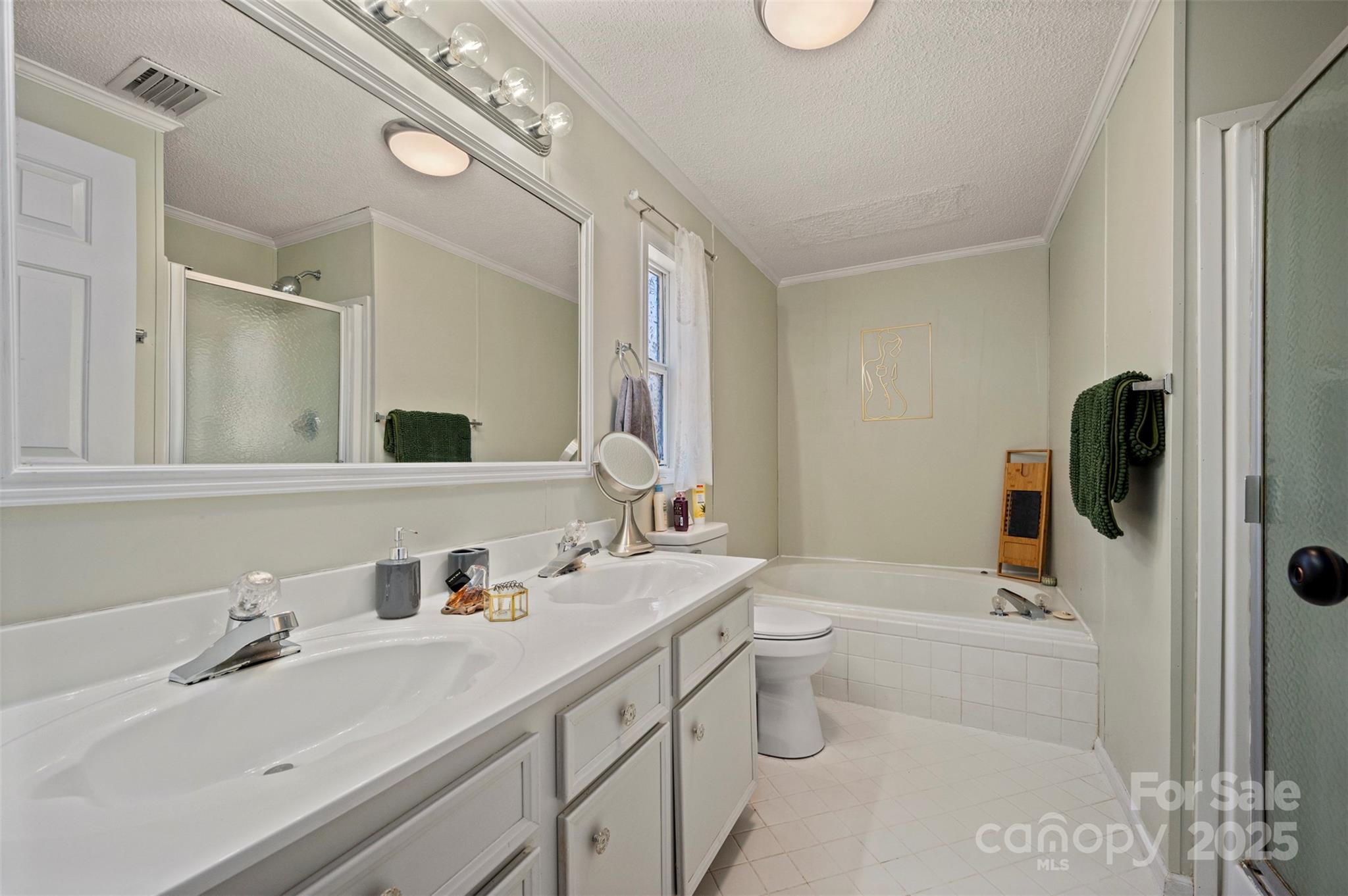 121 Julian Way — Lake Lure