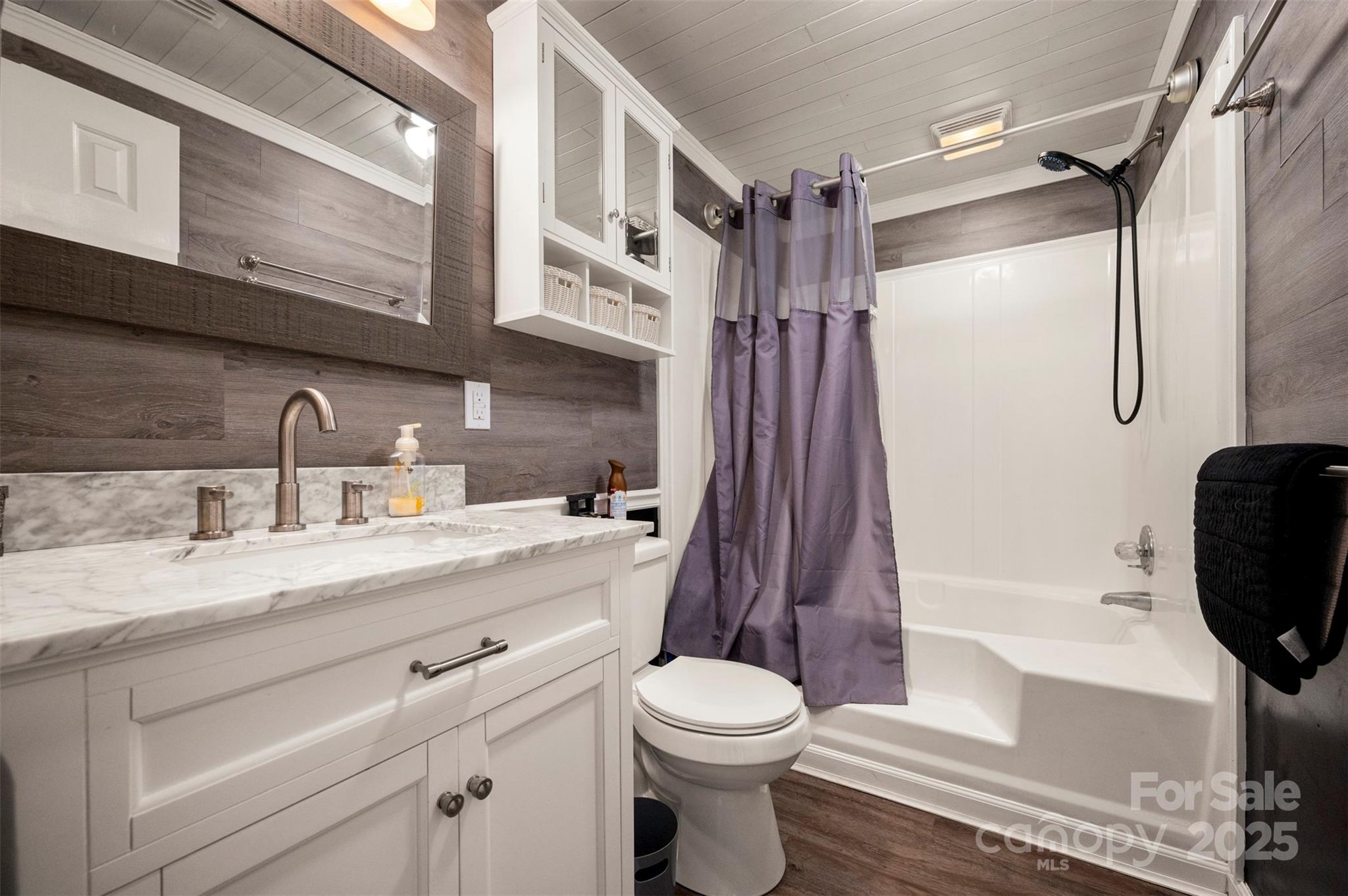 121 Julian Way — Lake Lure
