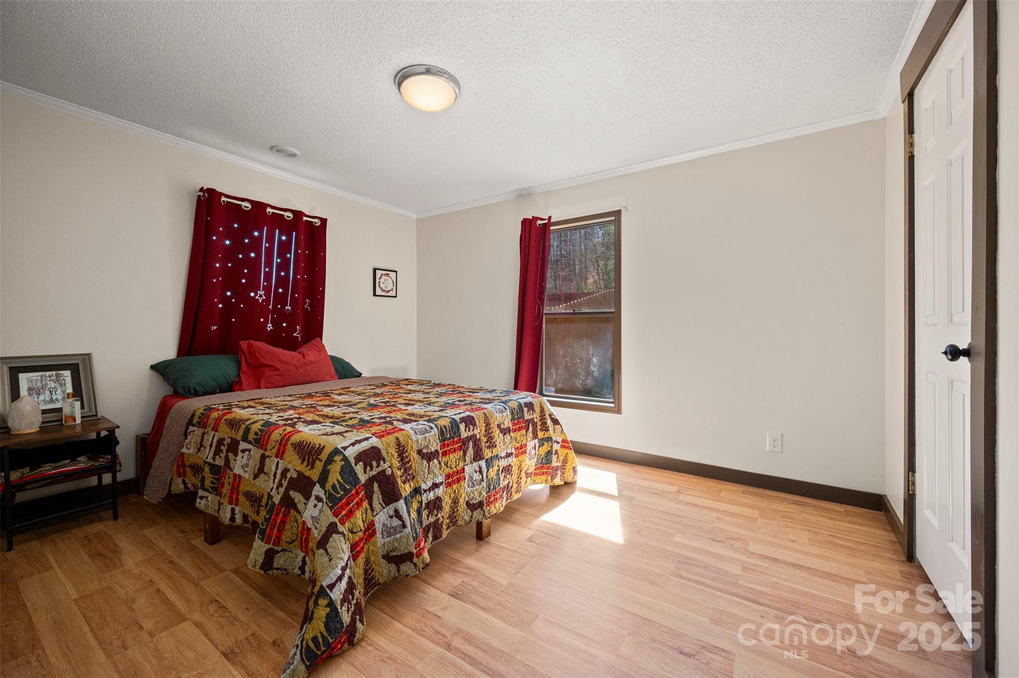 121 Julian Way — Lake Lure