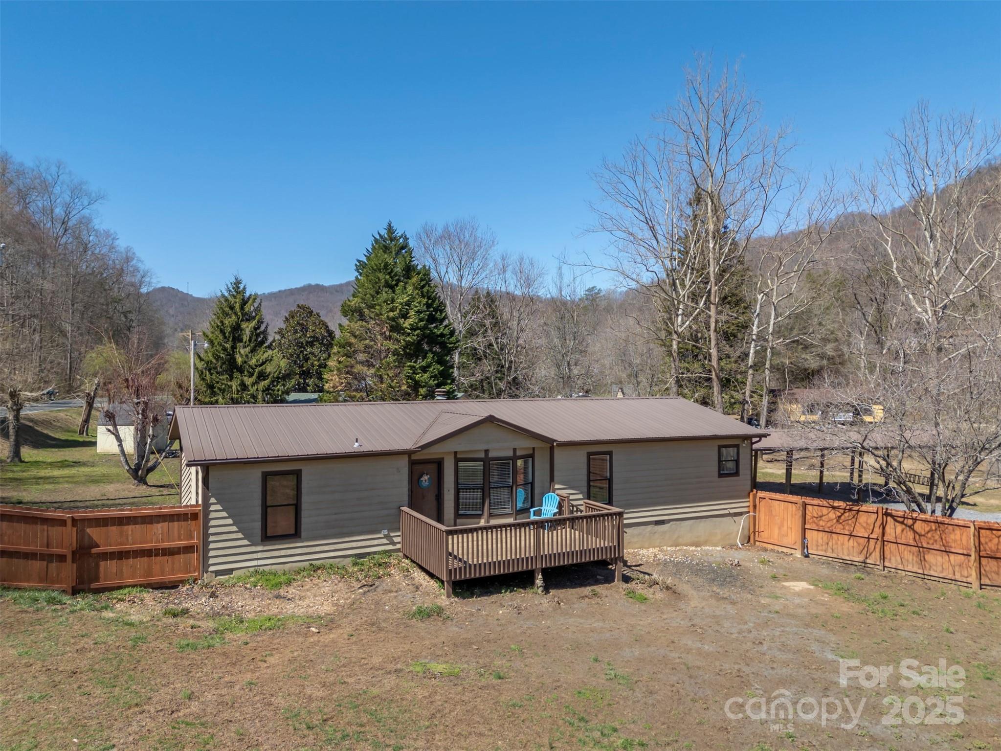 121 Julian Way — Lake Lure
