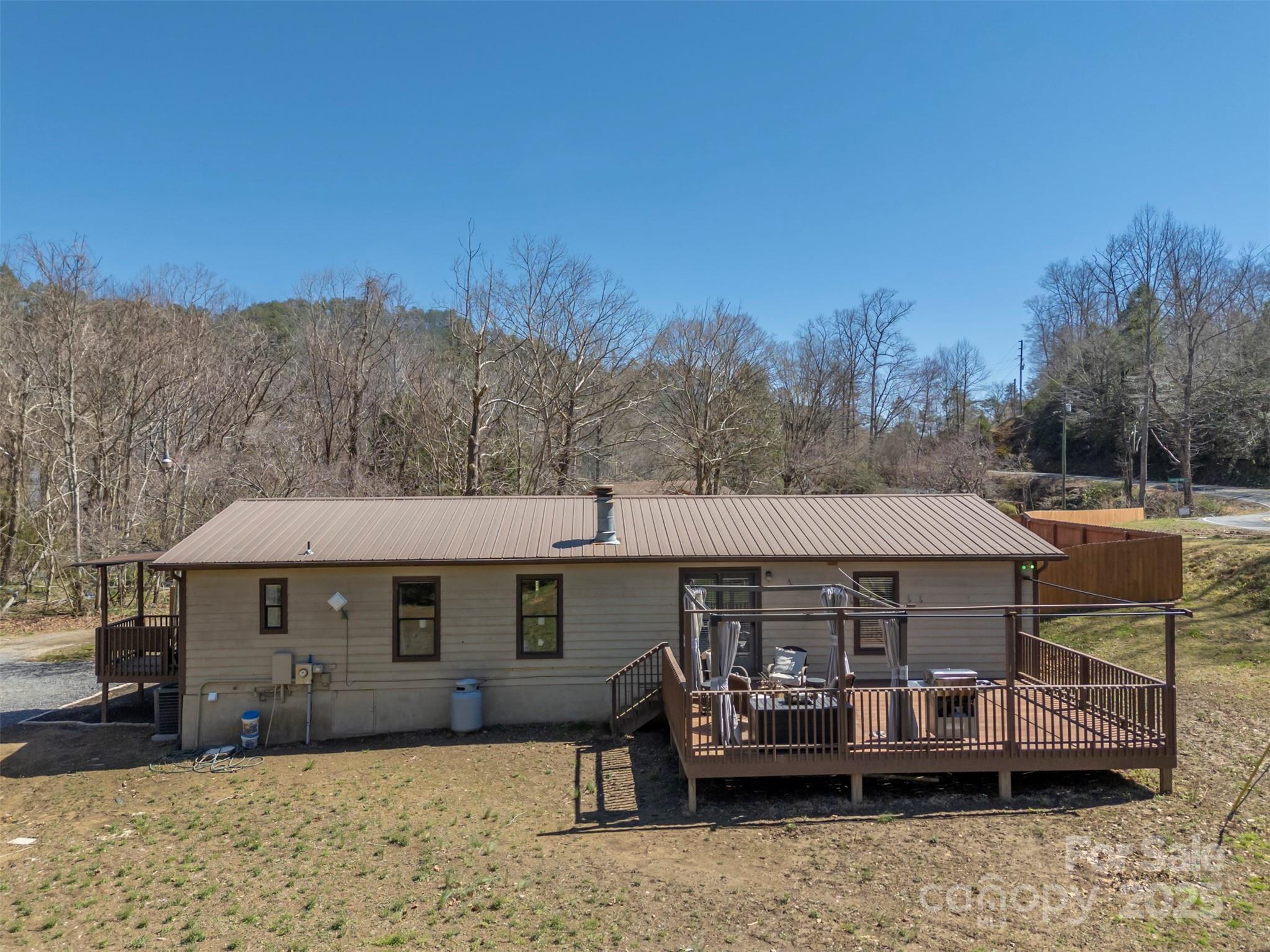 121 Julian Way — Lake Lure