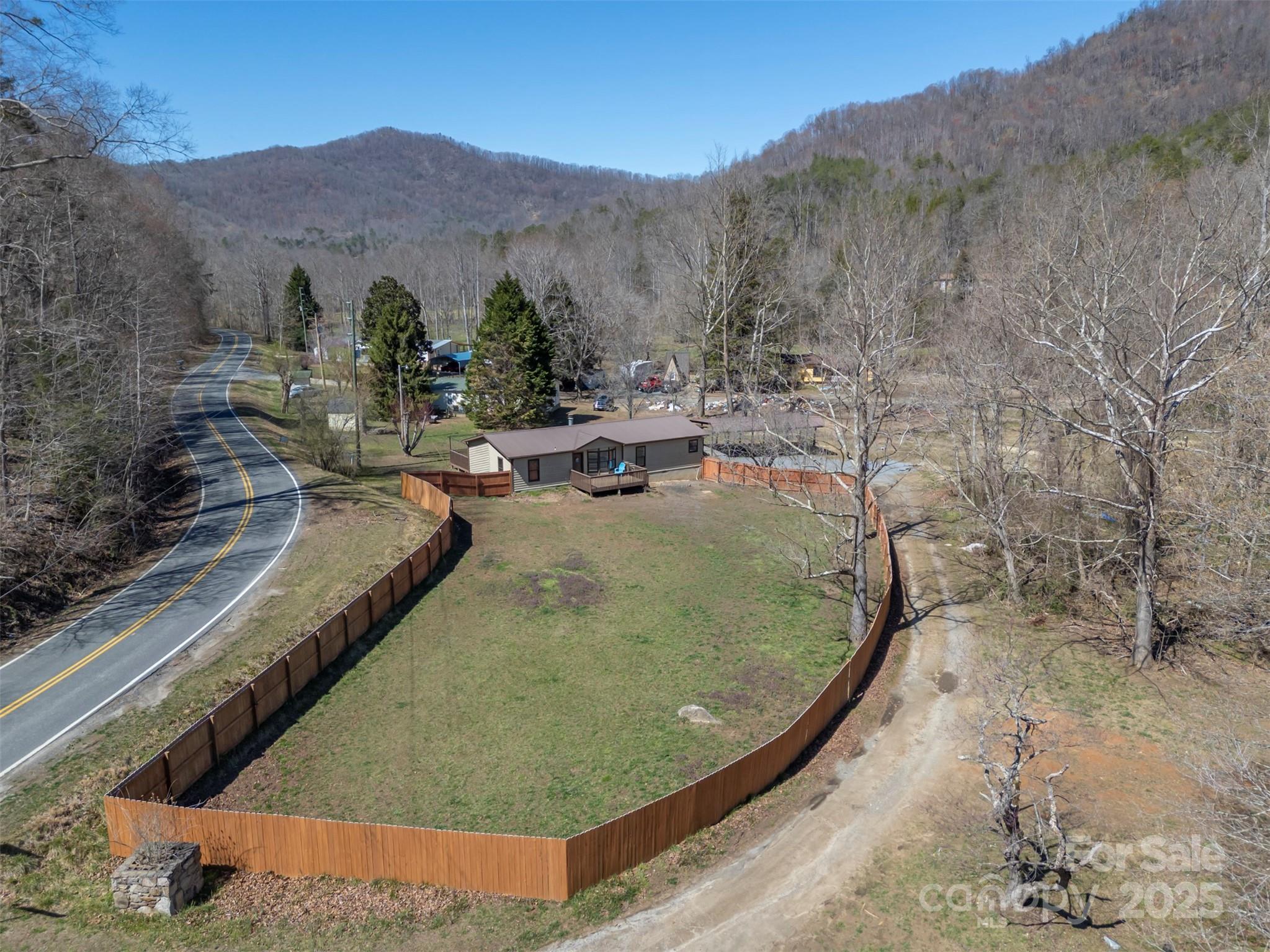 121 Julian Way — Lake Lure