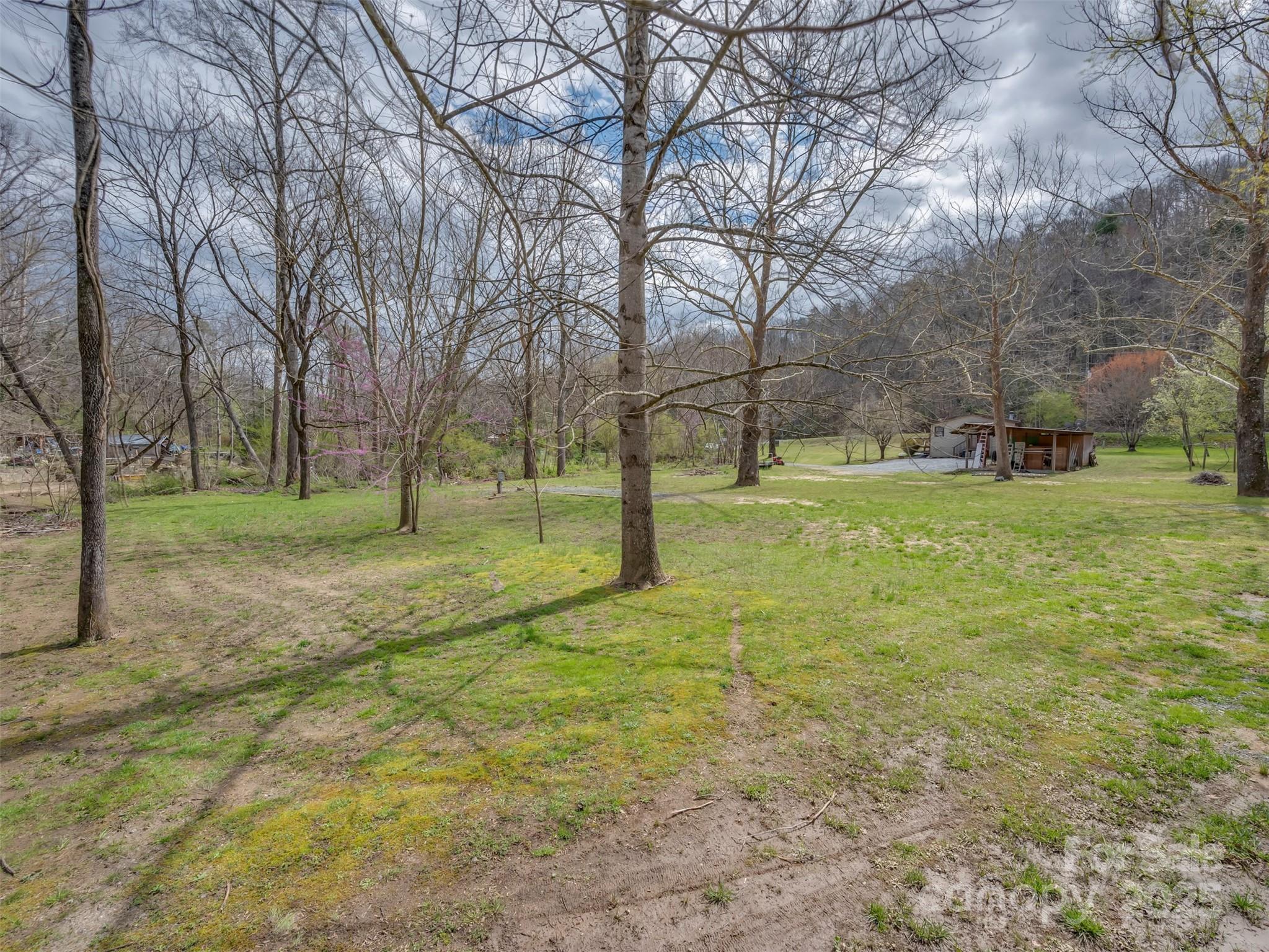 121 Julian Way — Lake Lure