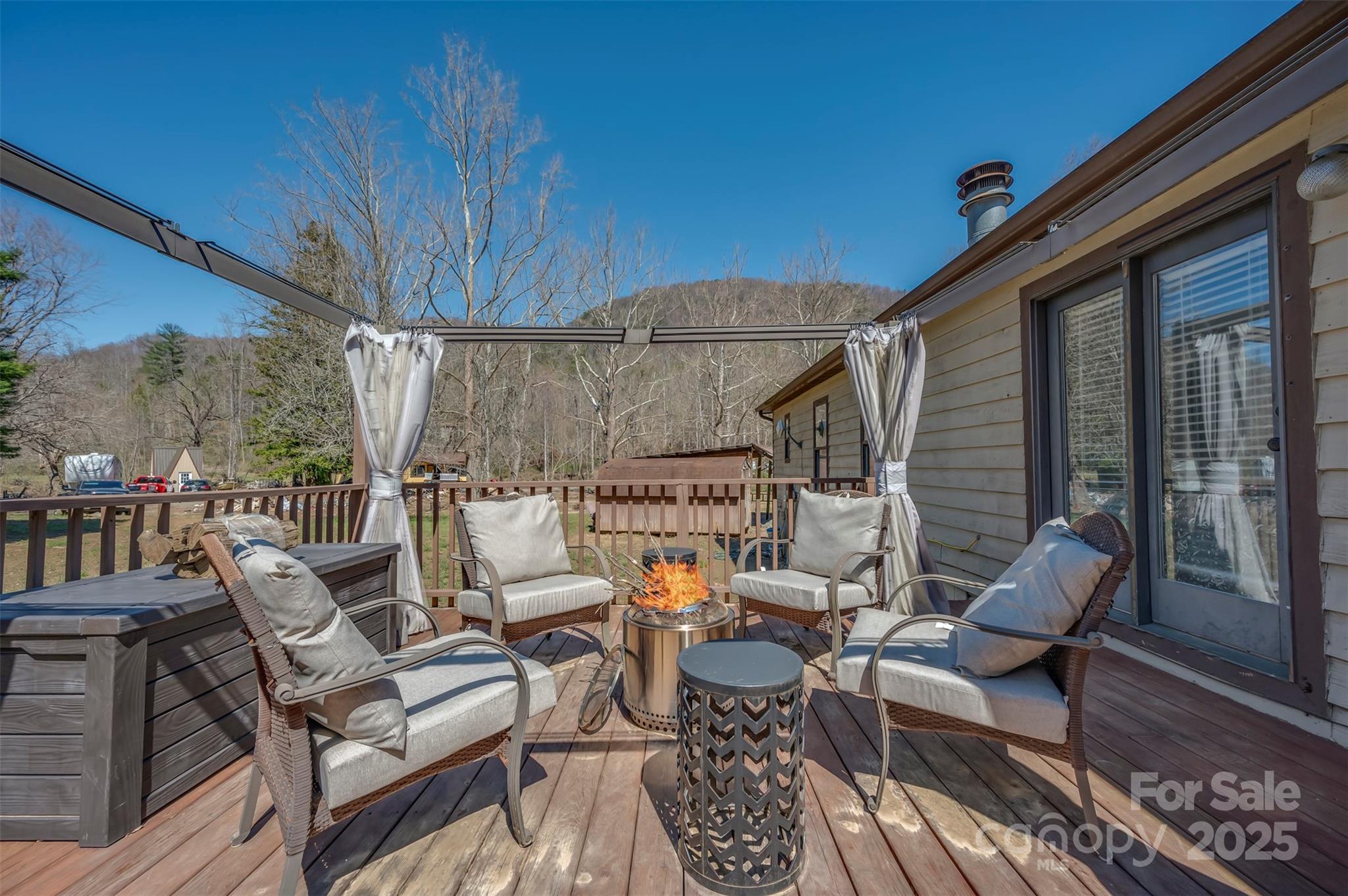 121 Julian Way — Lake Lure