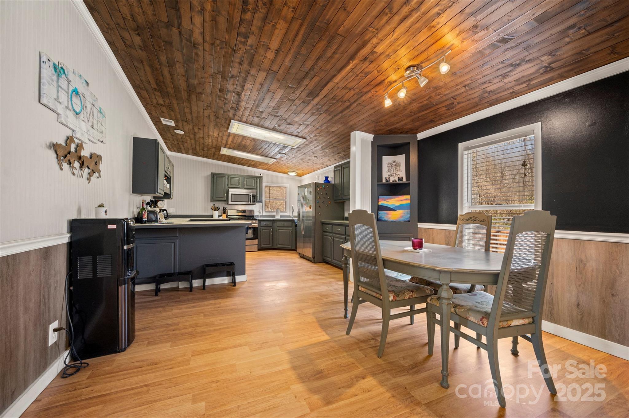121 Julian Way — Lake Lure