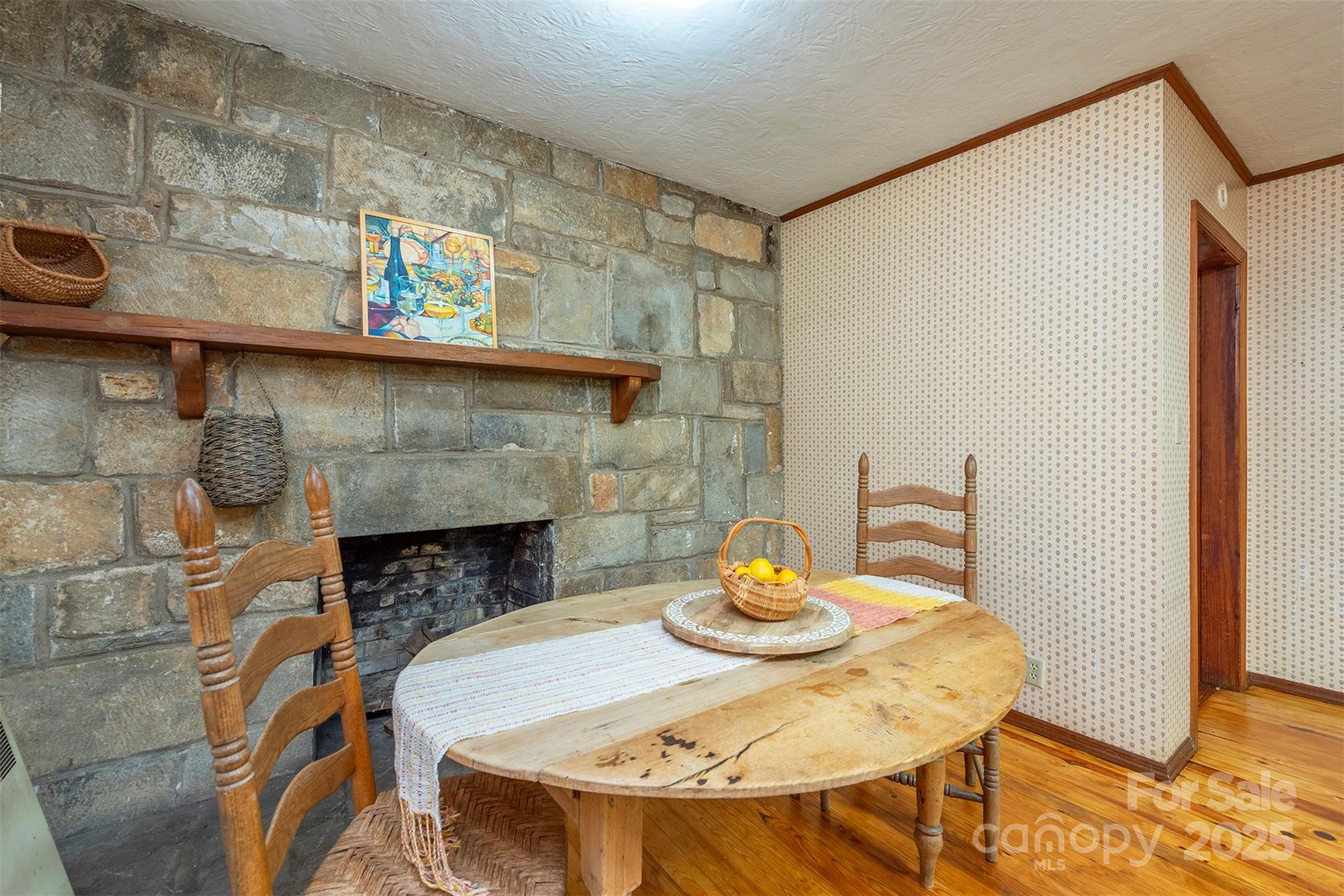 102 Weaver Mill Road — Columbus