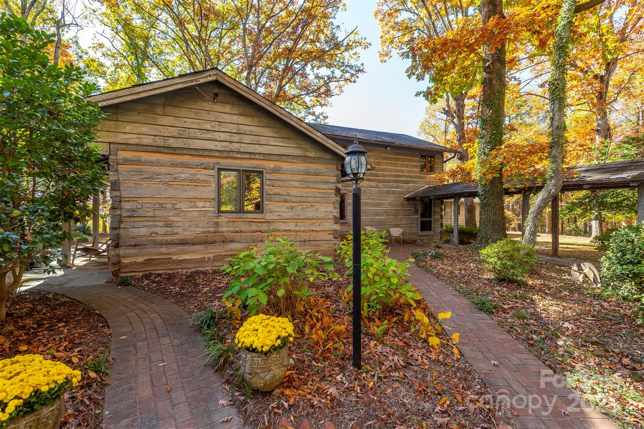 102 Weaver Mill Road — Columbus
